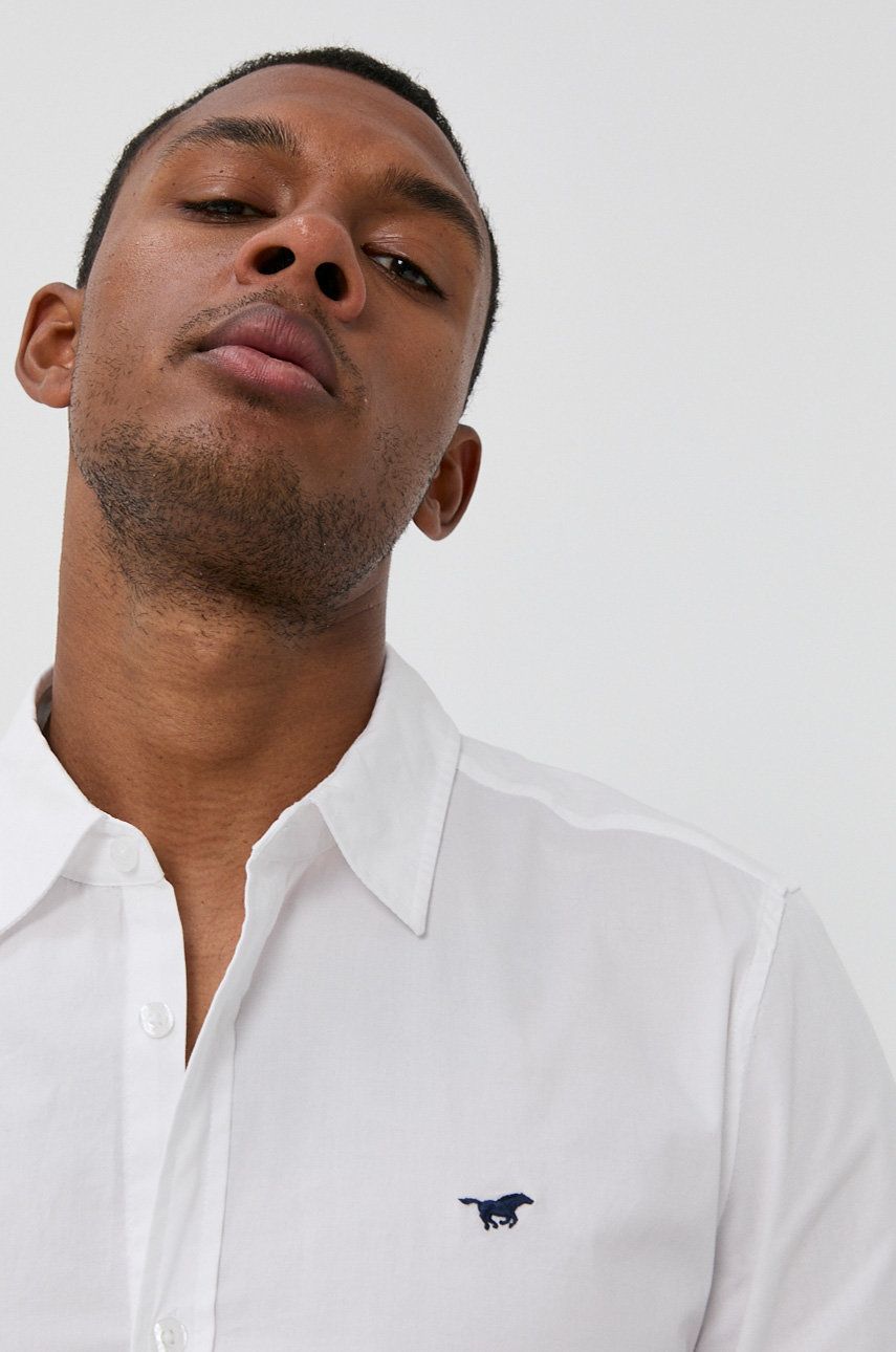 Mustang Koszula męska kolor biały slim z kołnierzykiem klasycznym