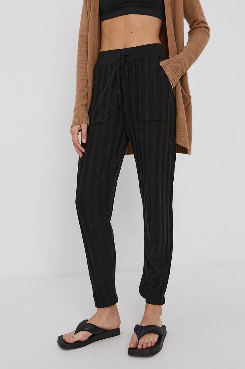 Only Spodnie damskie kolor czarny proste high waist