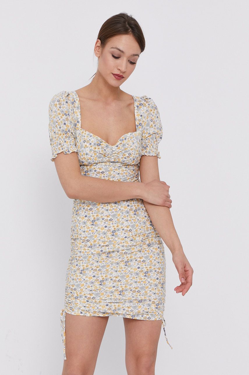 Bardot Sukienka kolor kremowy mini dopasowana