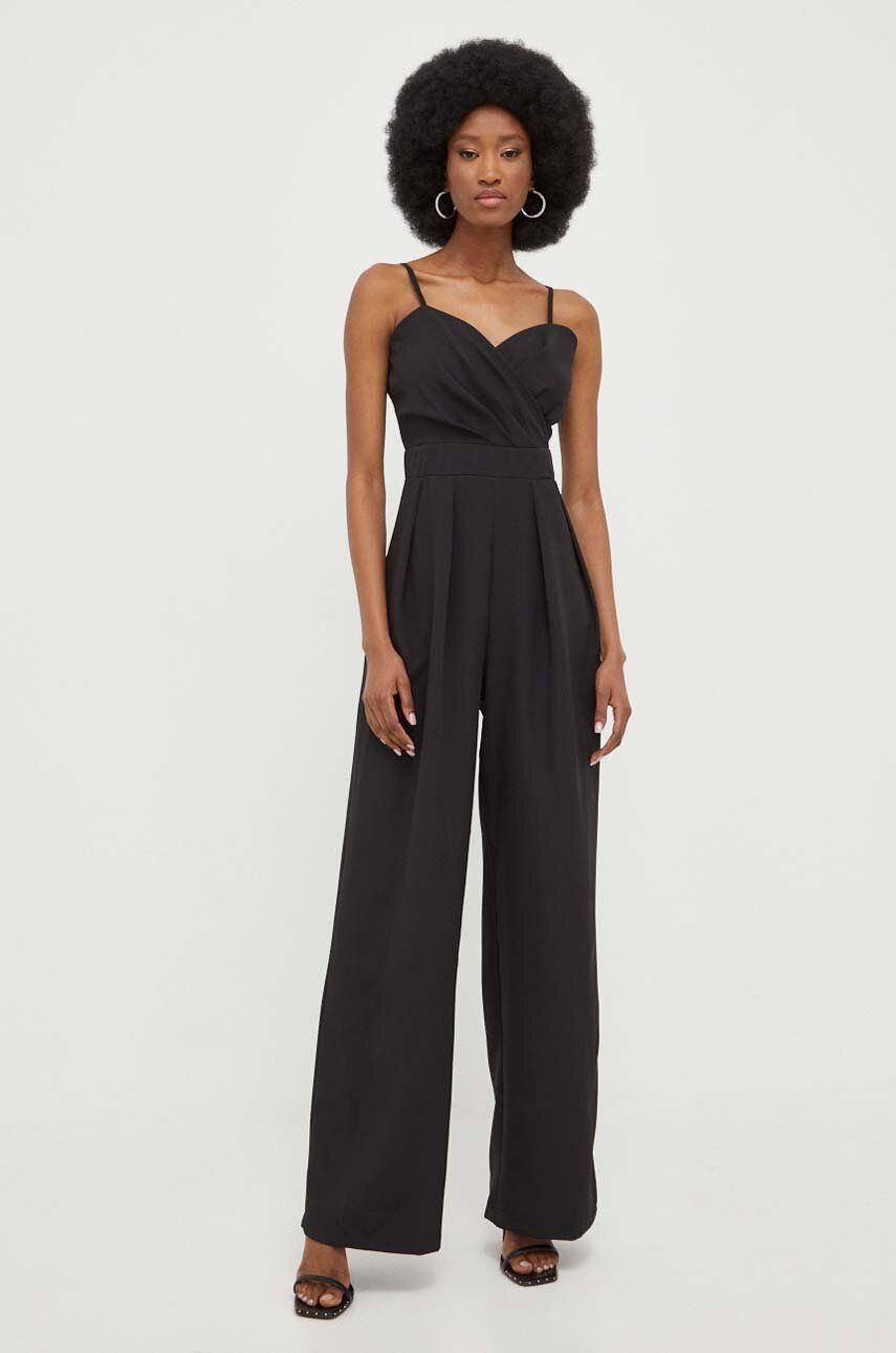 Answear Lab kombinezon kolor czarny z dekoltem w szpic