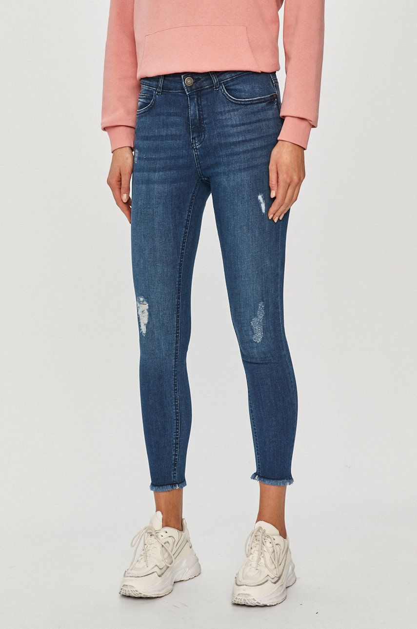 Noisy May - Jeansy Lucy