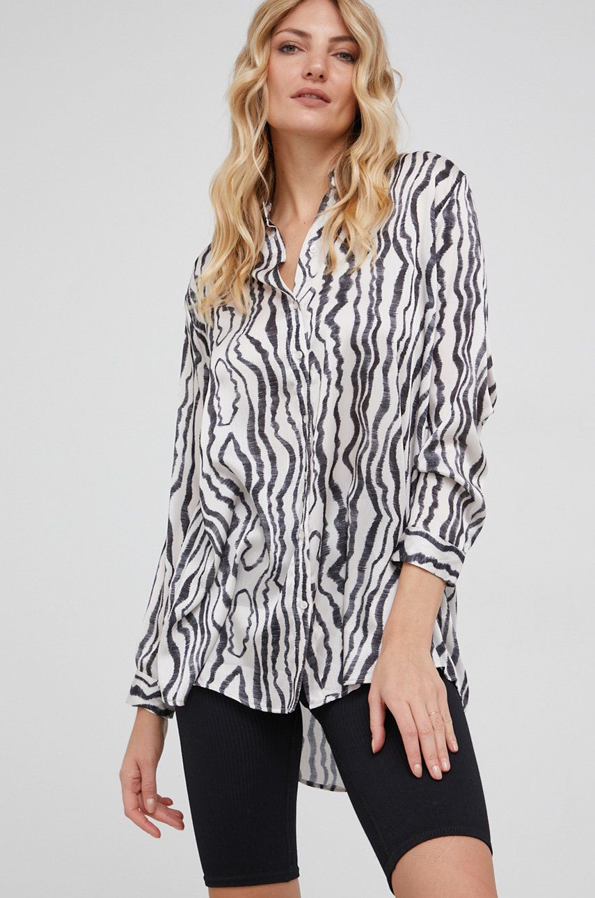 Answear Lab Koszula damska kolor biały relaxed z kołnierzykiem klasycznym