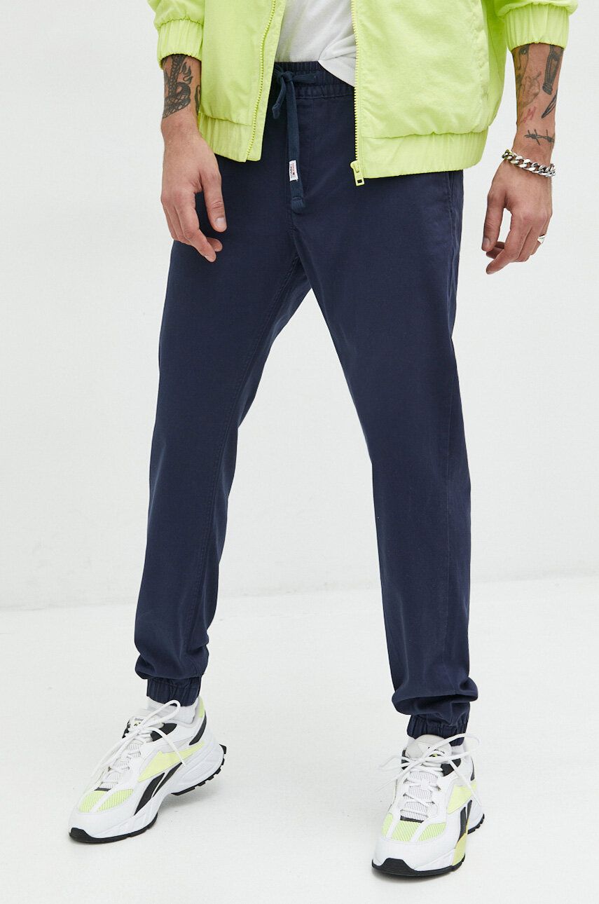 Tommy Jeans spodnie męskie kolor granatowy dopasowane