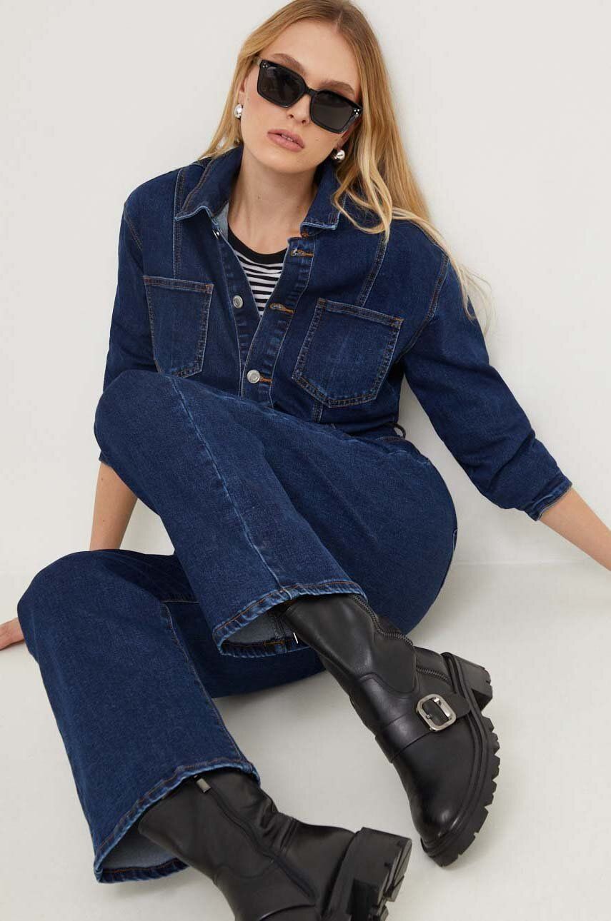 Answear Lab kombinezon jeansowy kolor granatowy z kołnierzykiemm