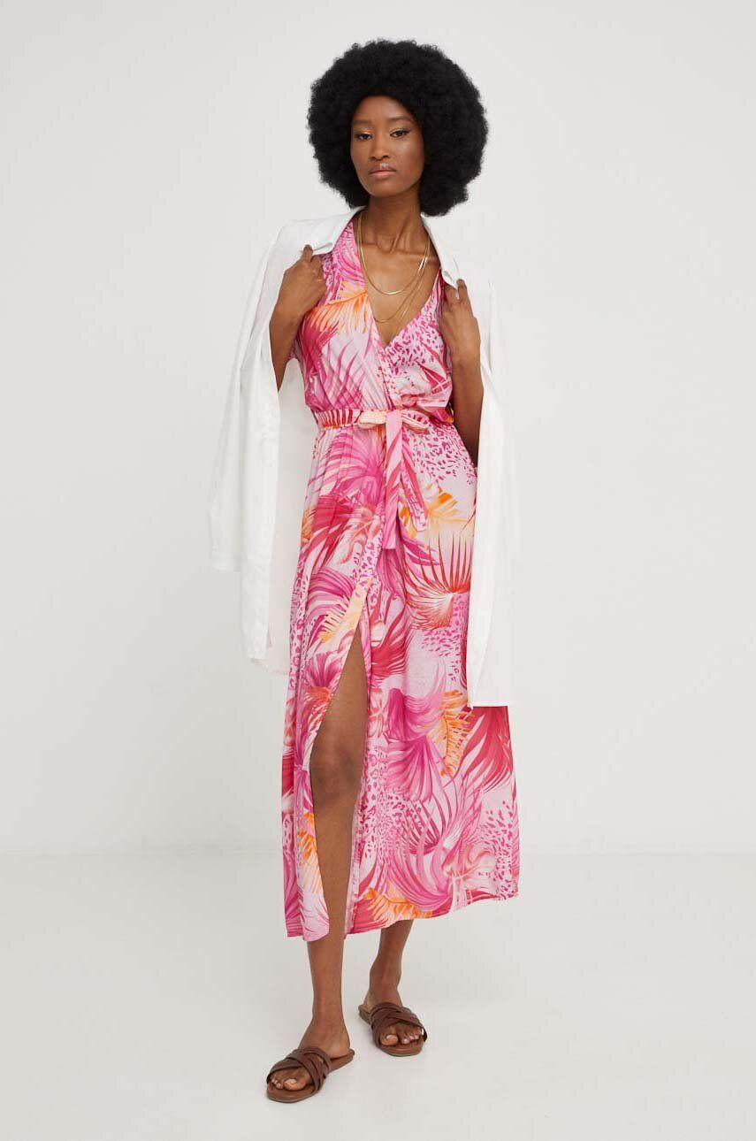 Answear Lab sukienka kolor różowy maxi rozkloszowana