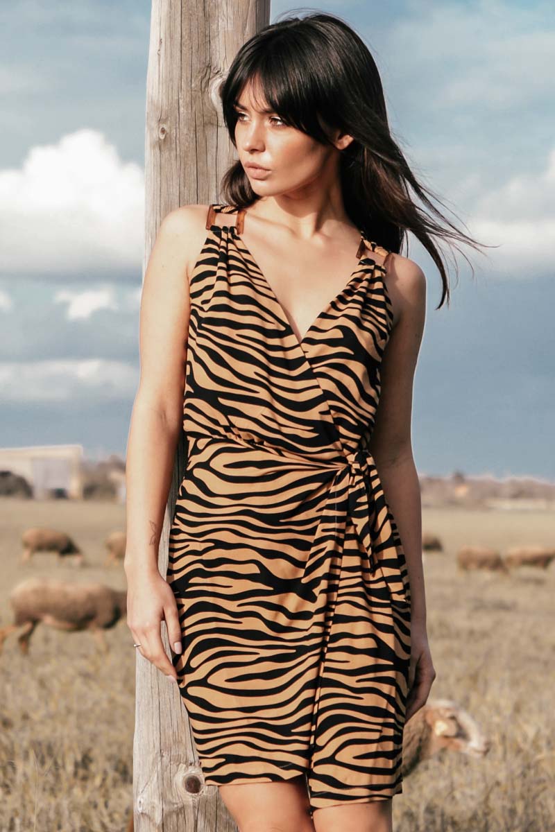 Mini Sukienka na Zakładkę w Zwierzęcy Print - Karmelowy