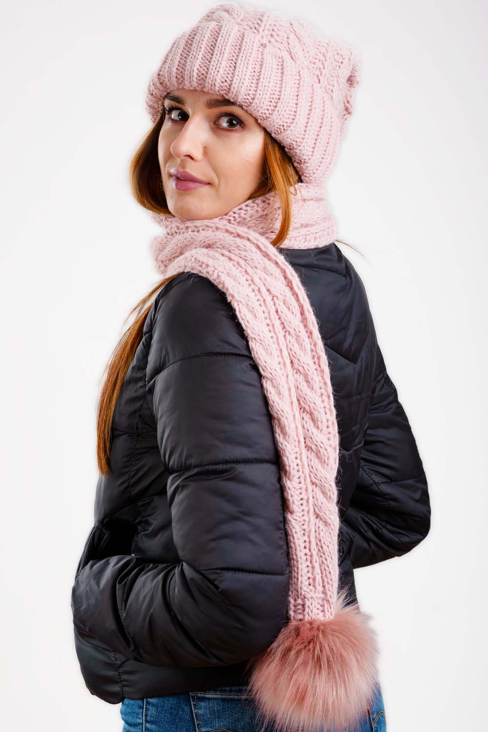 Czapka w Warkocze z Wywijanym Mankietem - Różowa