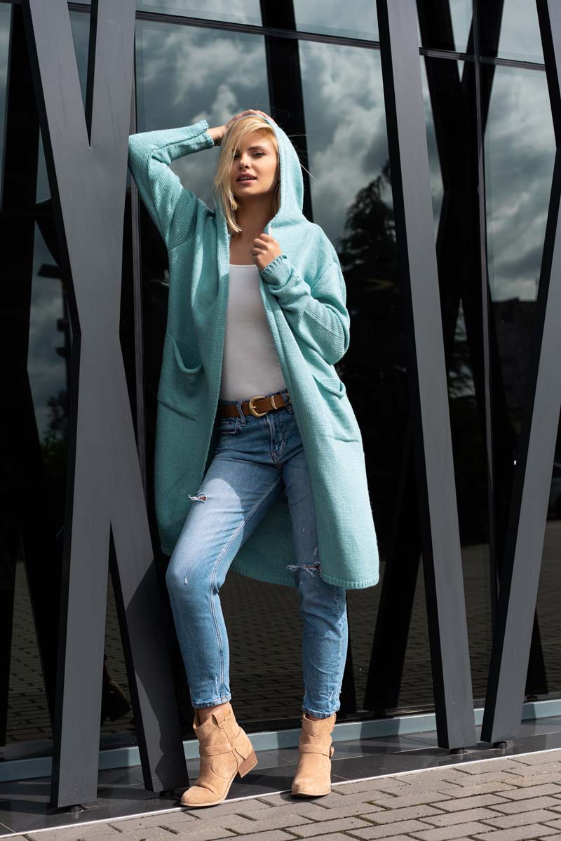 Długi Kardigan z Kapturem i Kwadratowymi Kieszeniami - Miętowy