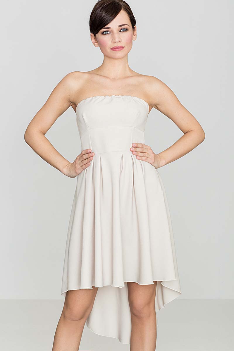 Modna Sukienka z Odkrytymi Ramionami Wydłuzonym Tyłem Beżowa