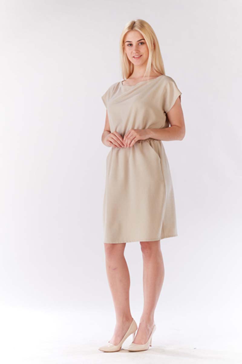 Beżowa Sukienka z Gumkami w Talii z Kimonowym Rękawkiem