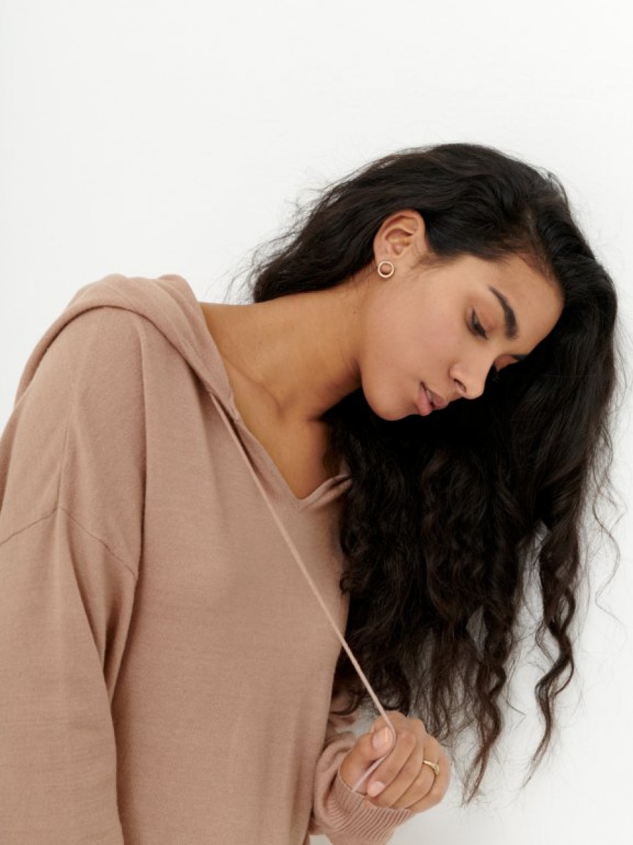 Sweter z kapturem damski