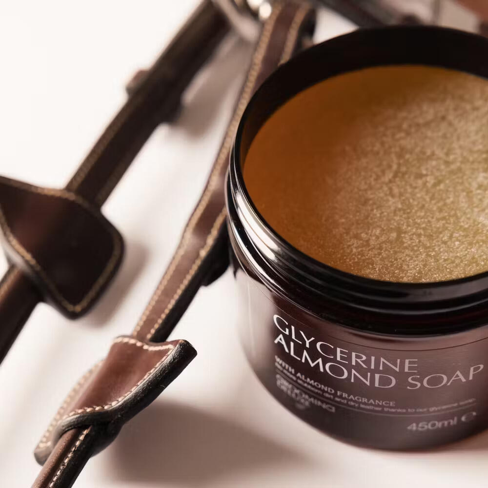Mydło do skóry jeździeckiej z migdałem i gliceryną Grooming Deluxe
