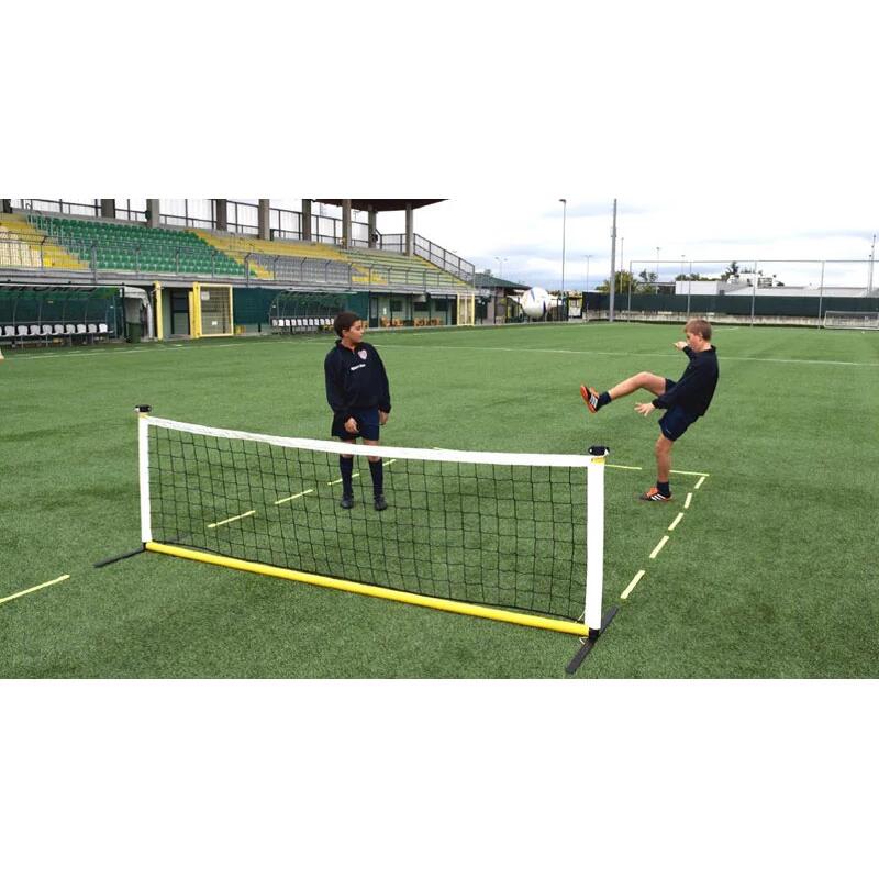 Uniwersalny zestaw do tenisa nożnego.