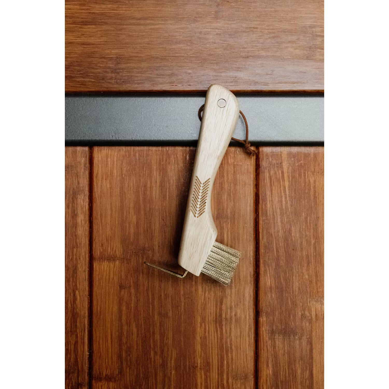 Kopystka z metalowym włosiem i magnesem Grooming Deluxe