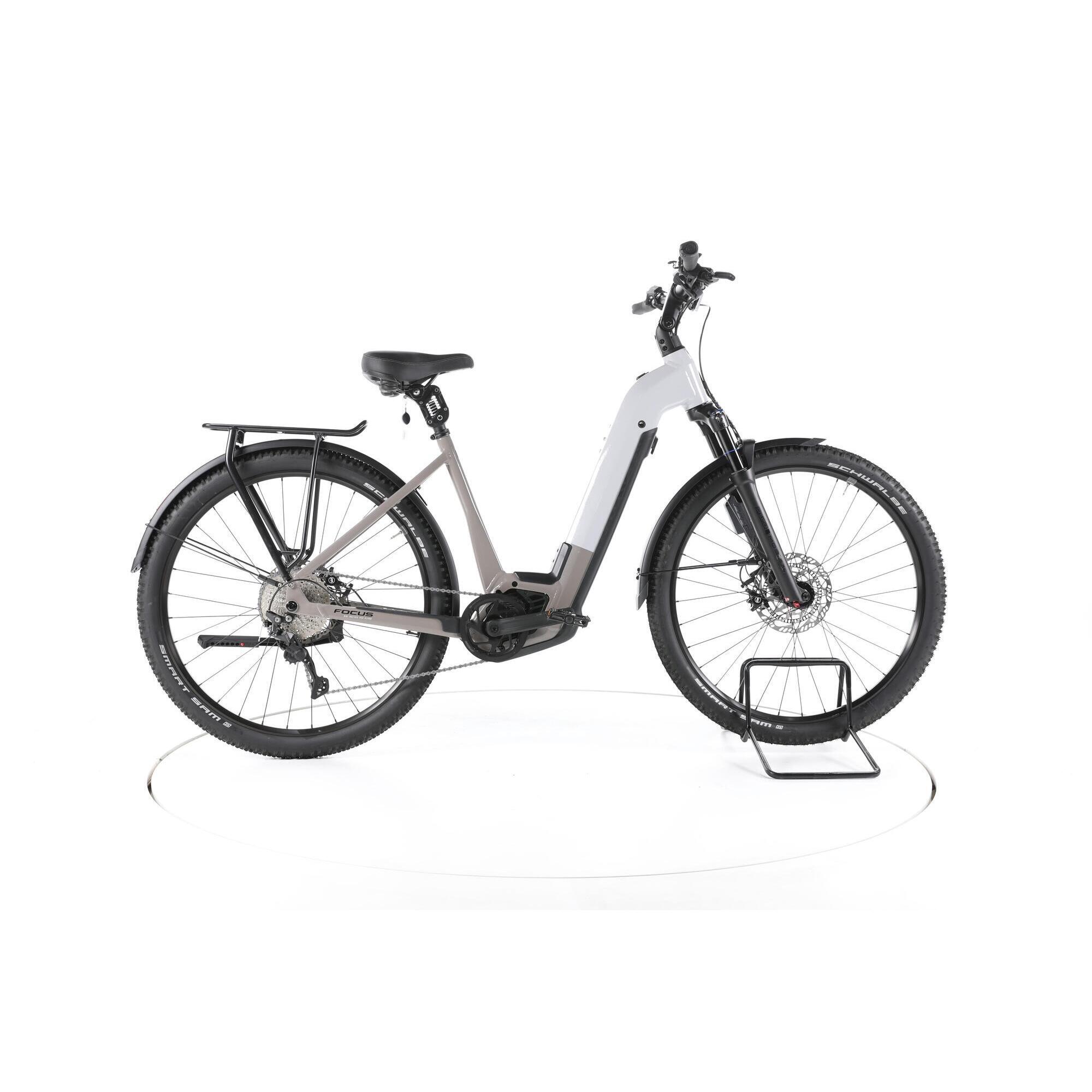 Second Life - Focus PLANET² 6.8 Trekking E-Bike Niska rama 2023 - Stan dobry