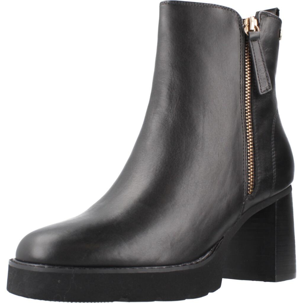 CARMELA 162602C Czarny