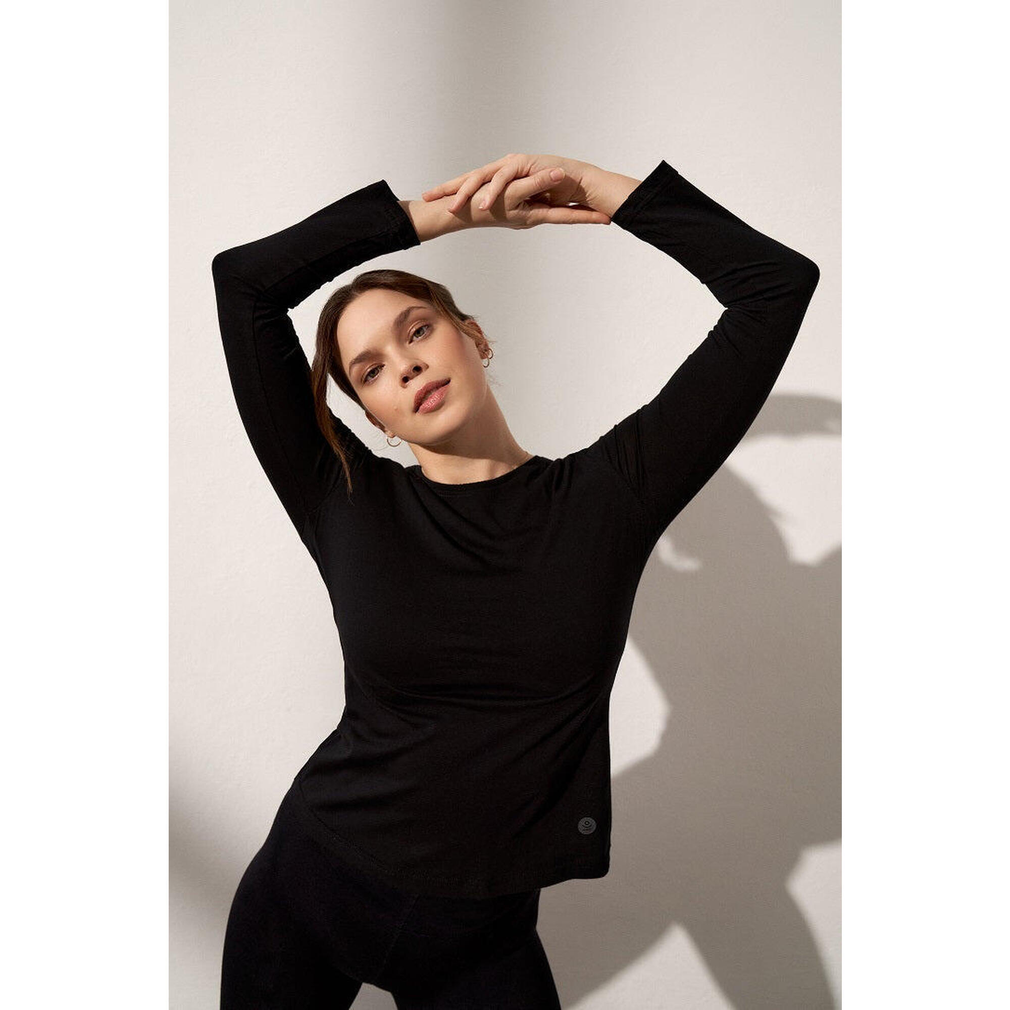 Longsleeve do jogi Moonholi Energy z długim rękawem