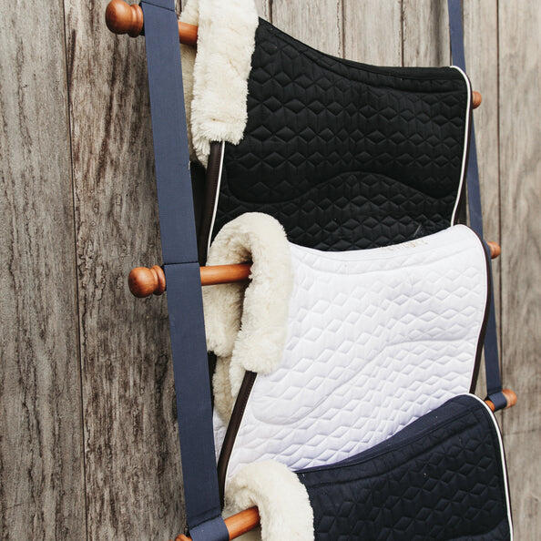 Luksusowy transporter do derek dla koni Grooming Deluxe