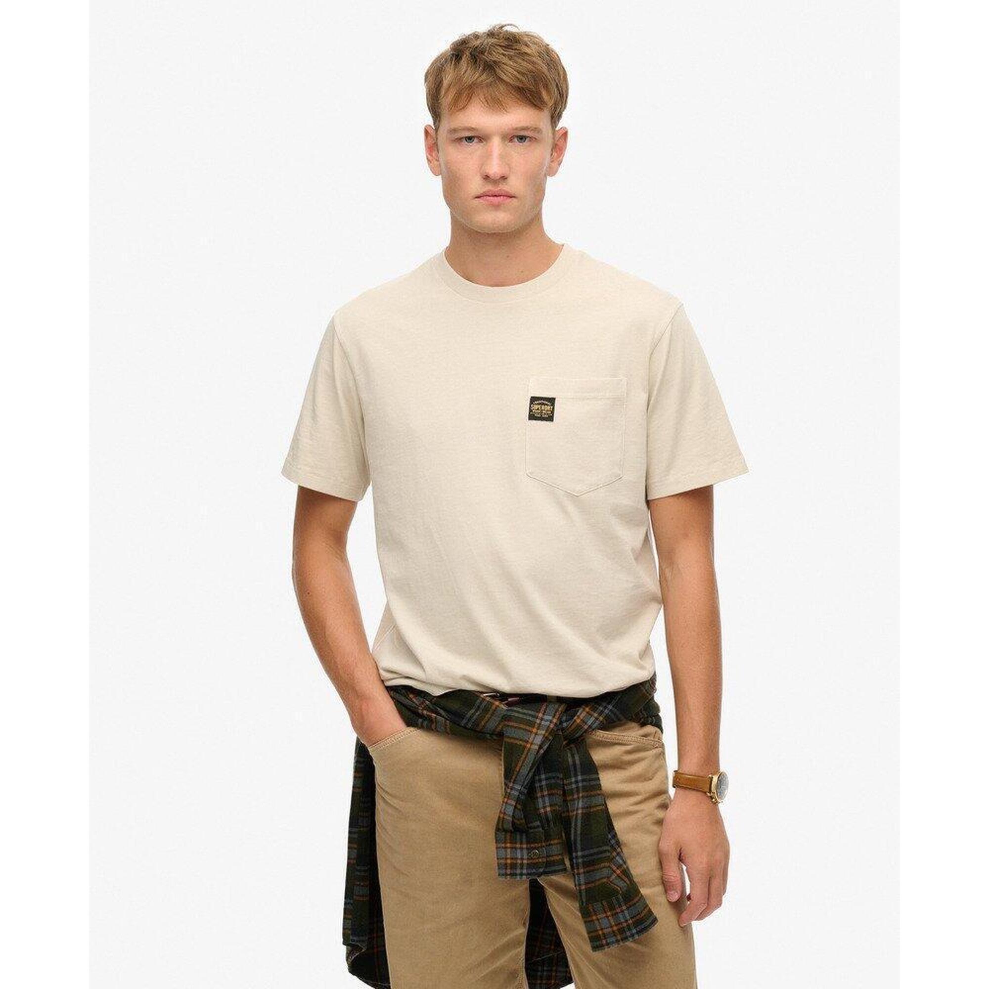 T-shirt z kieszonką i kontrastowymi przeszyciami Superdry