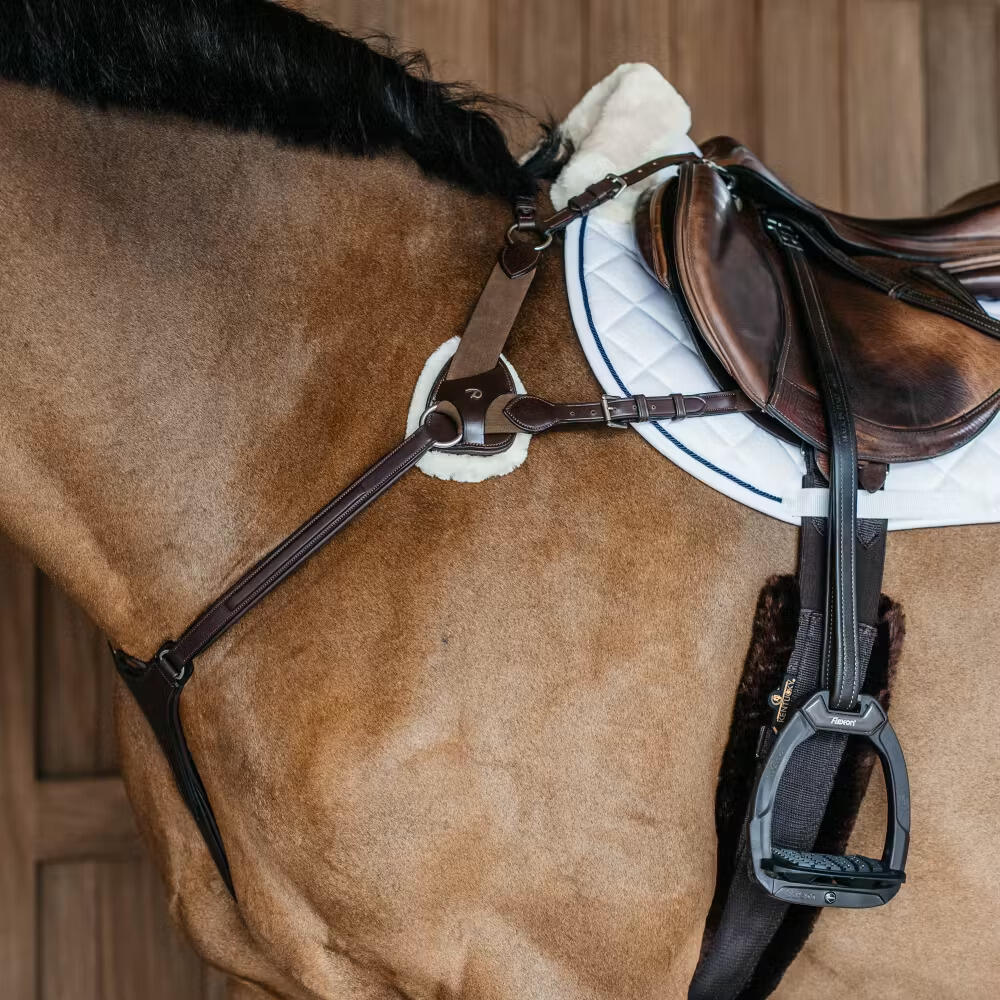 Napierśnik dla koni Dy'on NE
