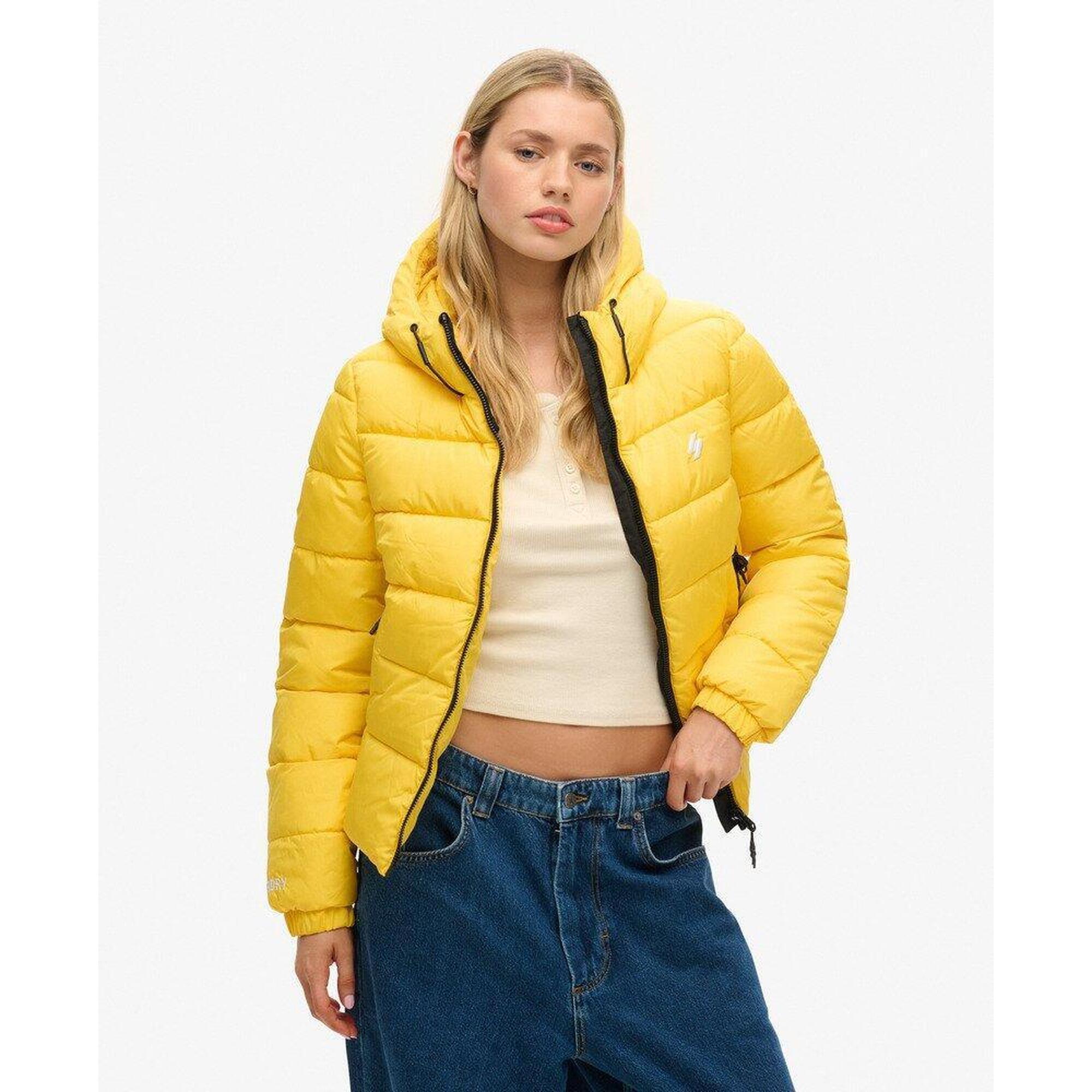 Kurtka pikowana z kapturem w stylu sportowym SUPERDRY