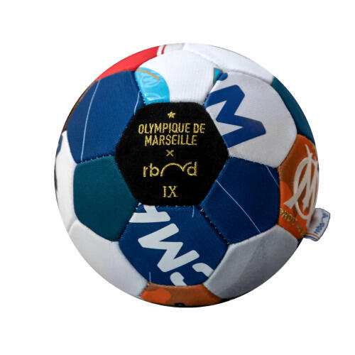 Limitowana edycja piłki z koszulki OM