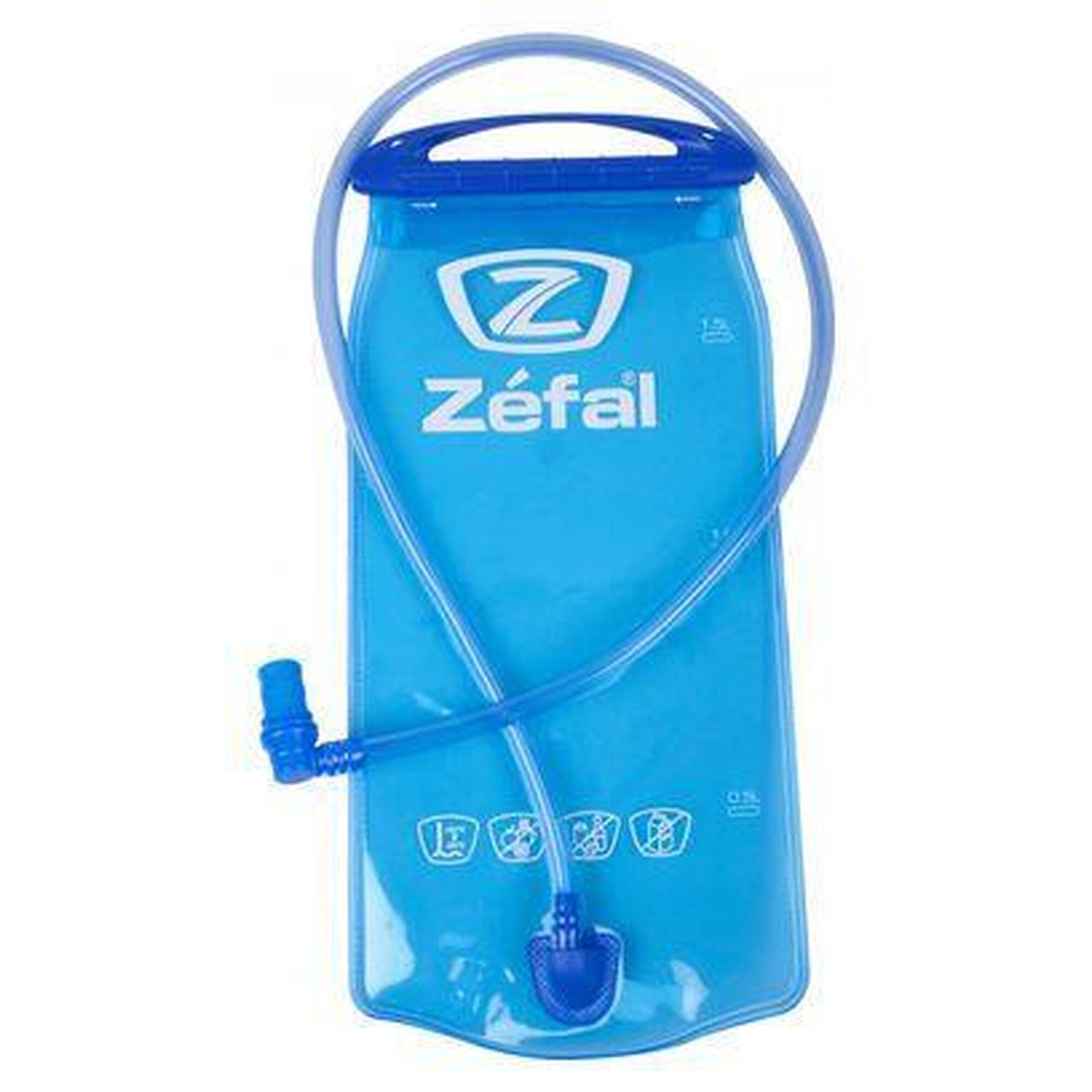 Całkowicie otwierana kieszeń na wodę i łatwe czyszczenie Zefal