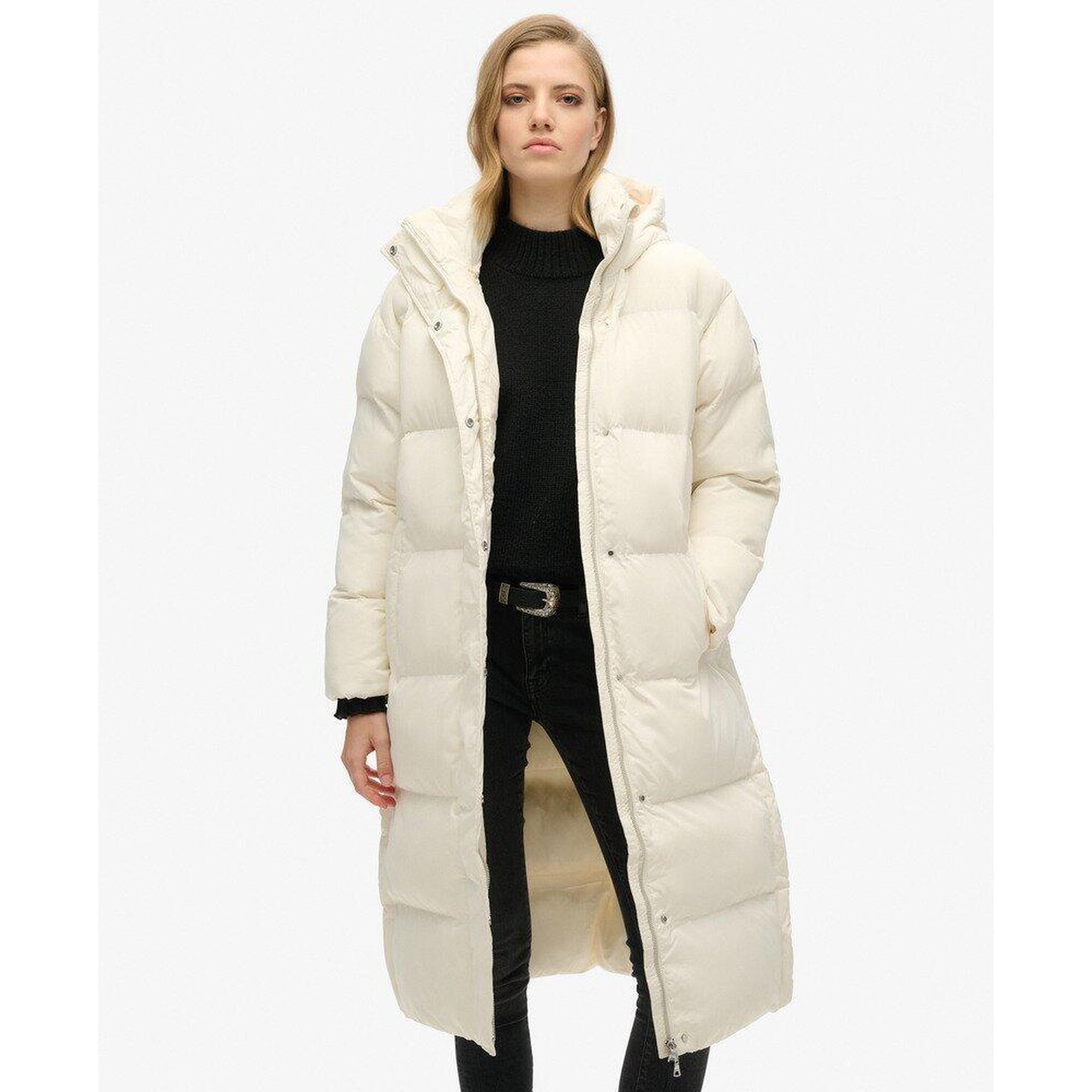 Długi pikowany płaszcz z kapturem