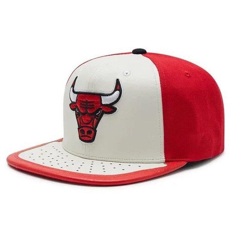Czapka z daszkiem do koszykówki Mitchell & Nes NBA Snapback Bulls wielokolorowa