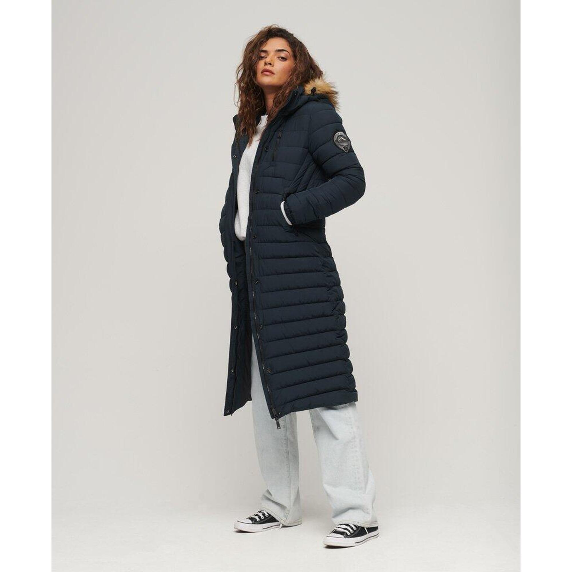 Długi pikowany płaszcz z kapturem Fuji od SUPERDRY