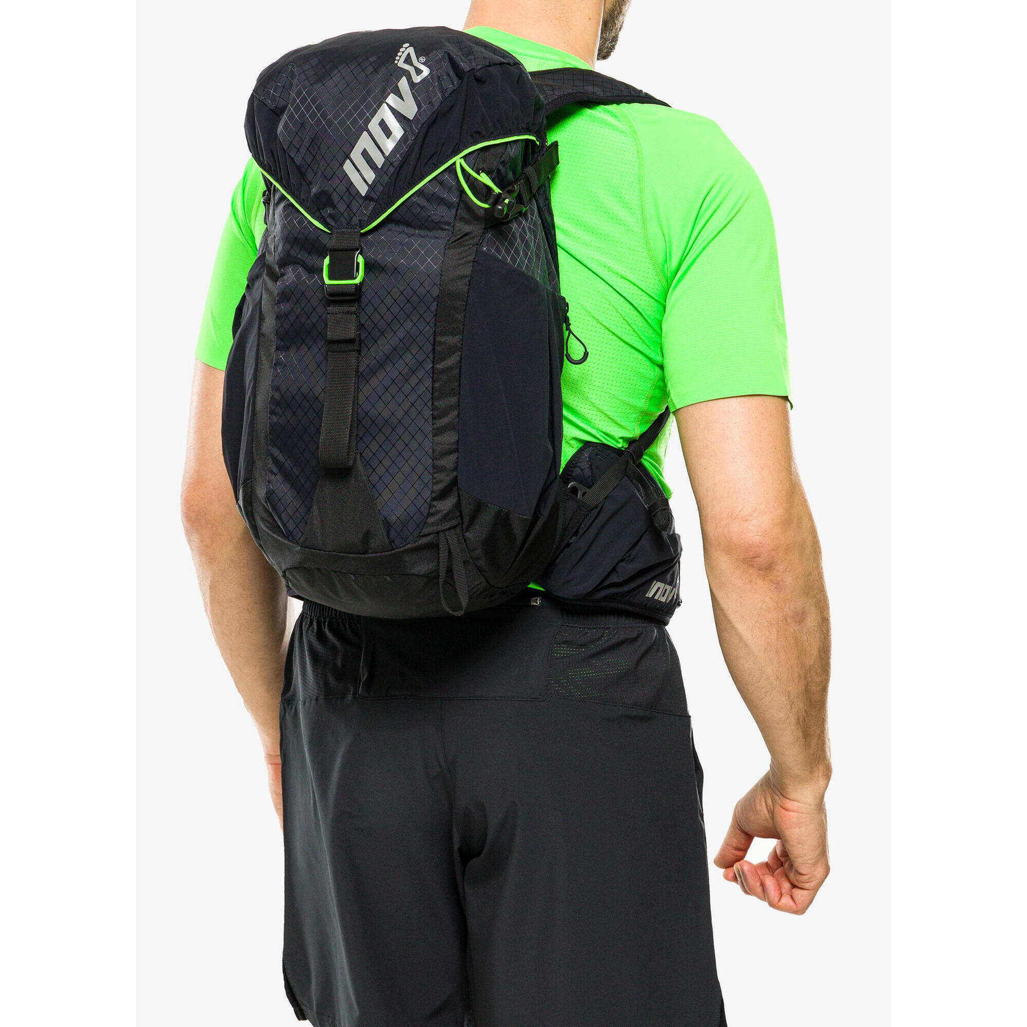 Plecak turystyczny Inov-8 VentureLite 25 - black/green