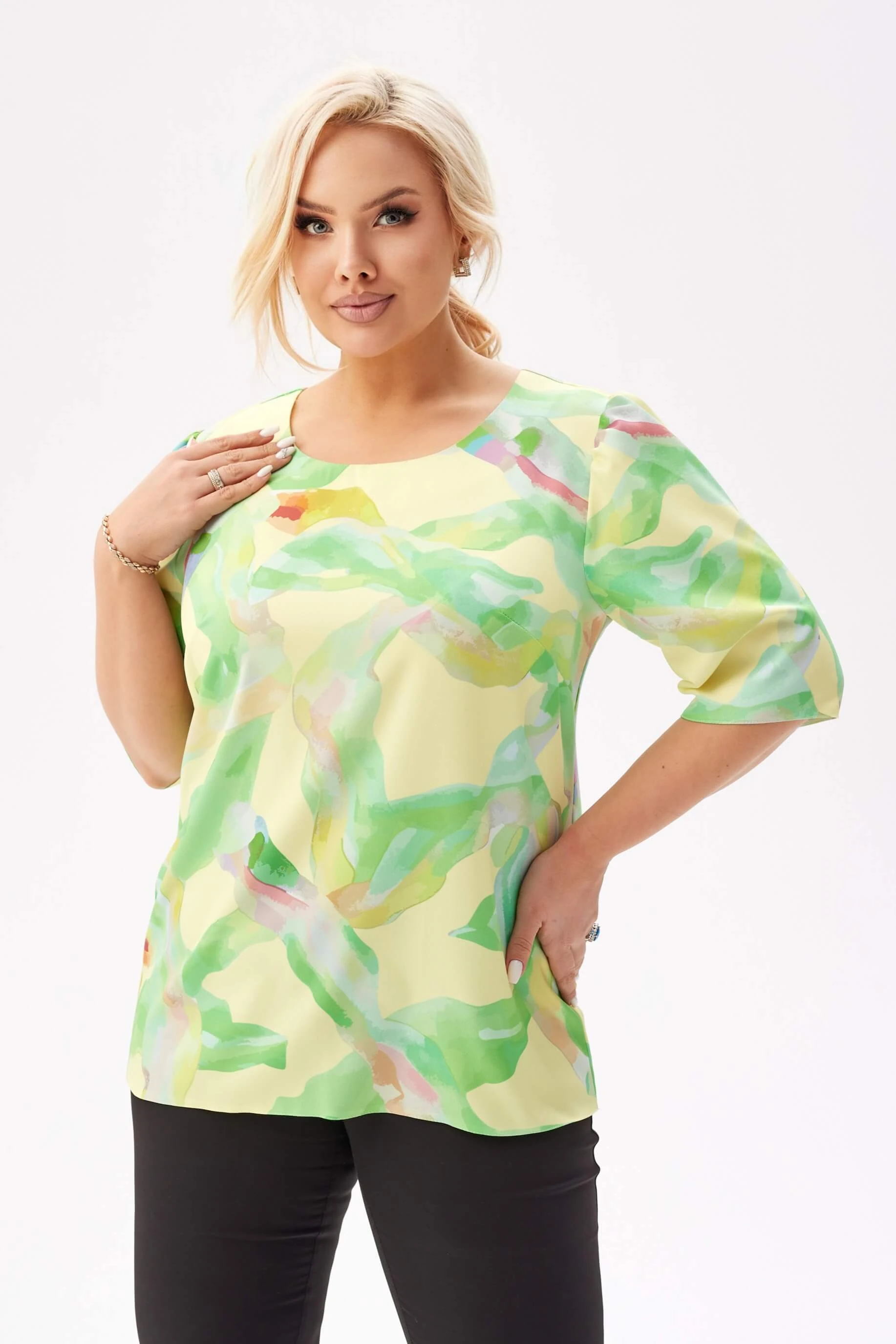 Bluzka Spring z krótkim rękawem i lekką bufką w pastelowych kolorach żółtego i zieleni PLUS SIZE XXL