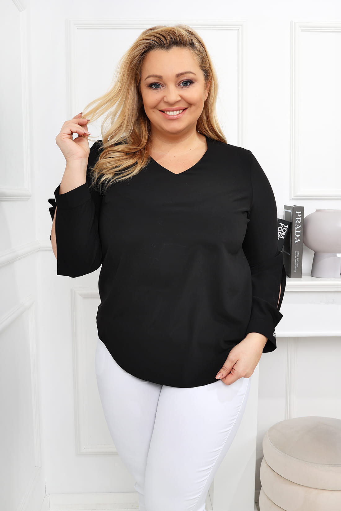 Elegancka czarna bluzka z rozciętymi rękawami PLUS SIZE XXL