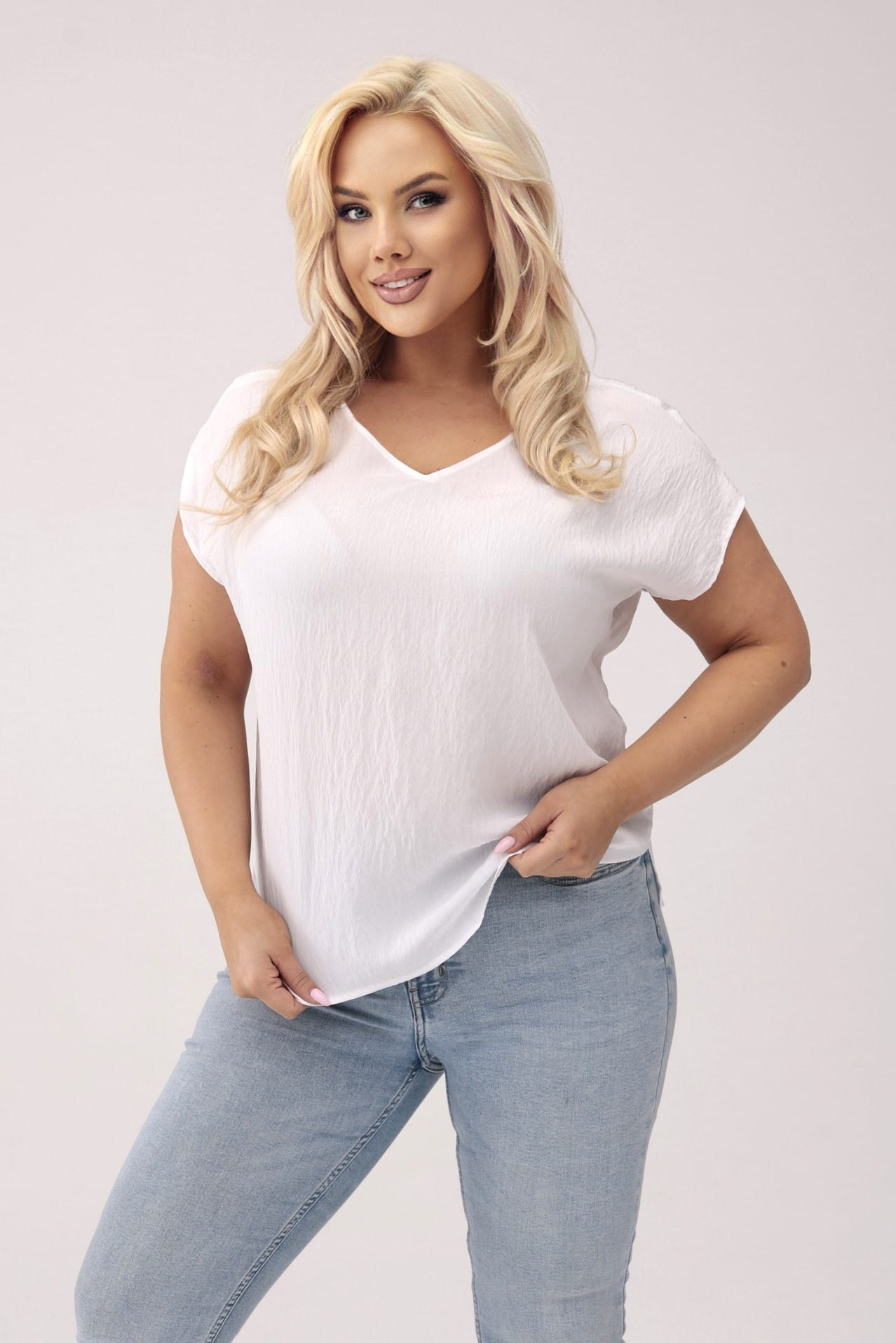 Biała bluzka z dekoltem w serek PLUS SIZE XXL