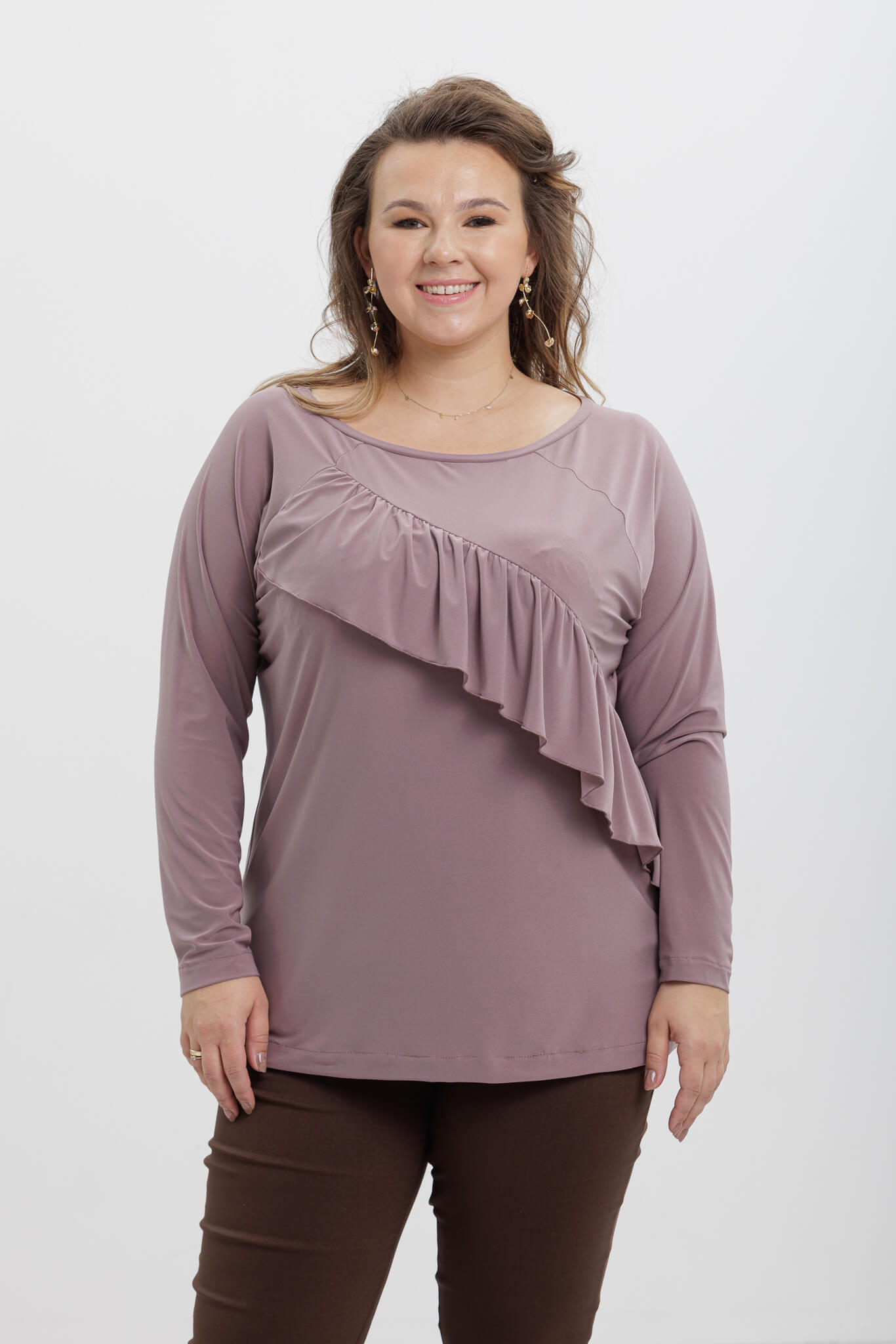 Beżowa bluzka Reina z falbanką PLUS SIZE XXL JESIEŃ