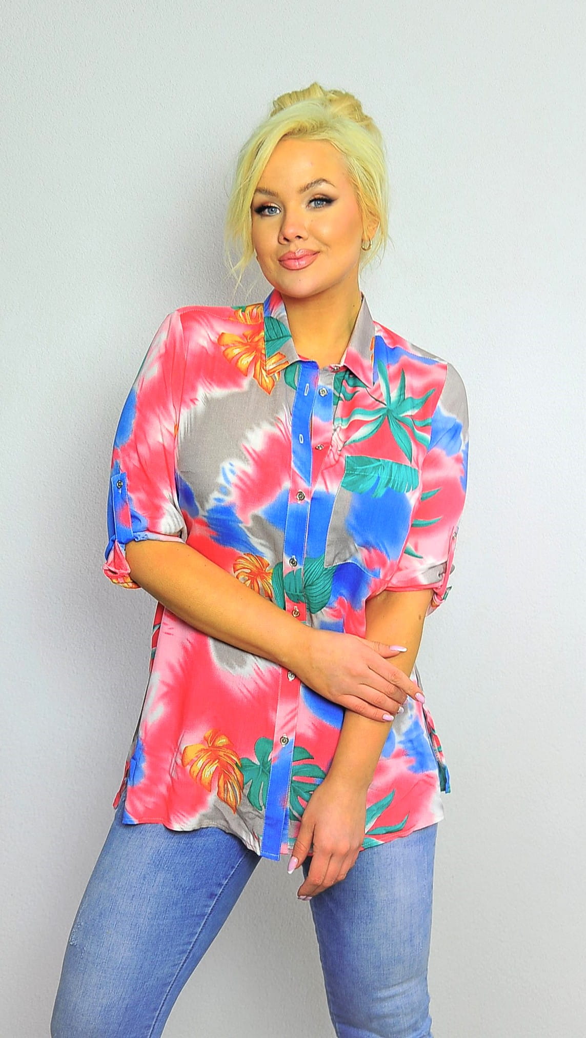 Elegancka koszula w letnie różowe wzory z rękawem 3/4 PLUS SIZE XXL