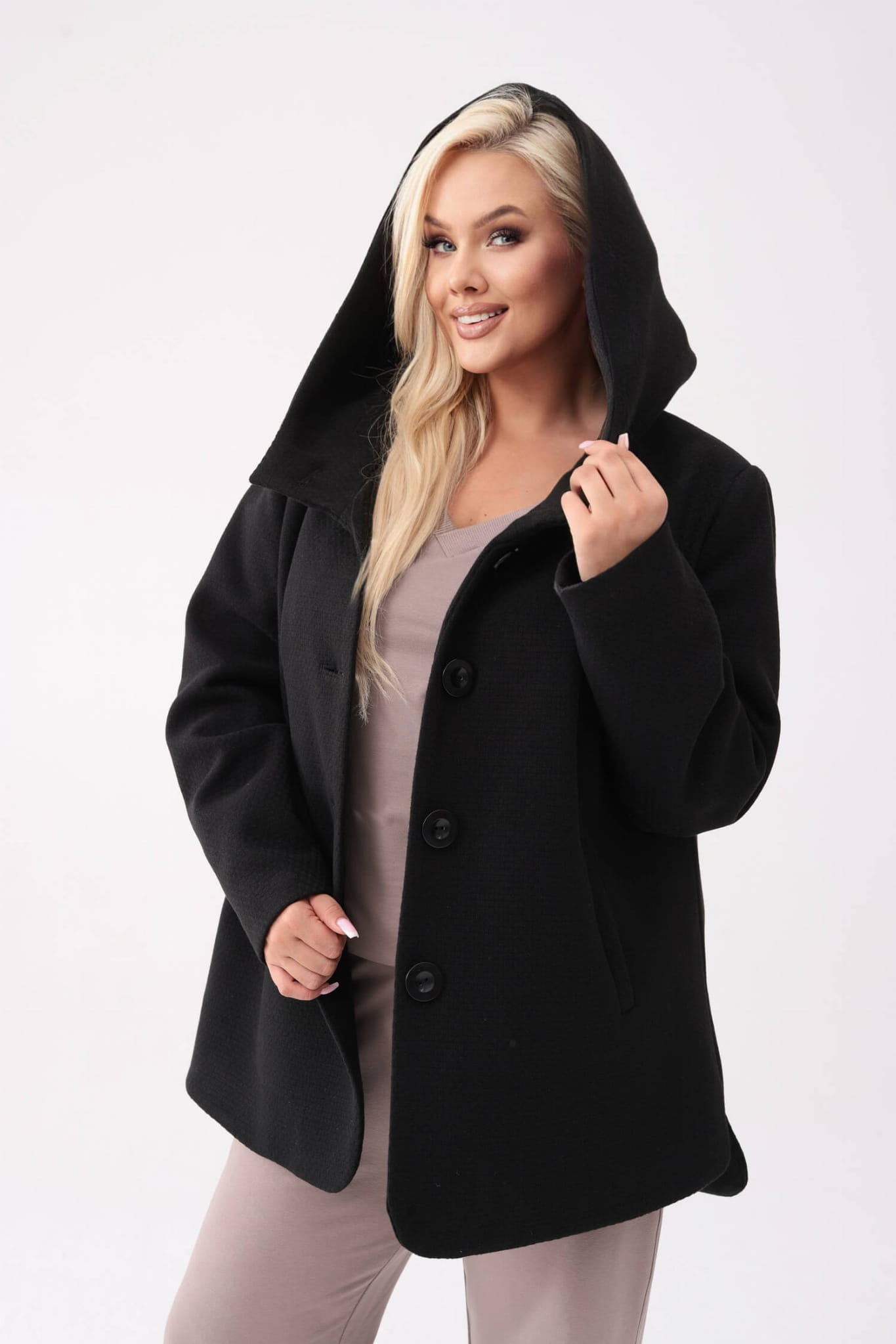 Czarna kurtka Carla z kapturem wykonana z flauszu o strukturze wafelka PLUS SIZE XXL OVERSIZE JESIEŃ