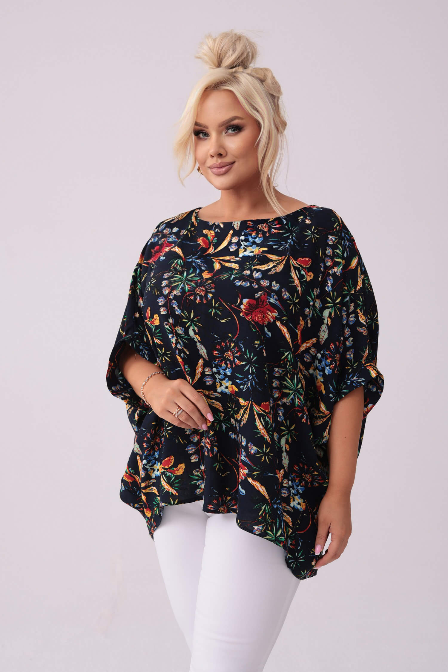 Granatowa kimonowa bluzka Liliana z wiskozy w kwiaty PLUS SIZE XXL WIOSNA