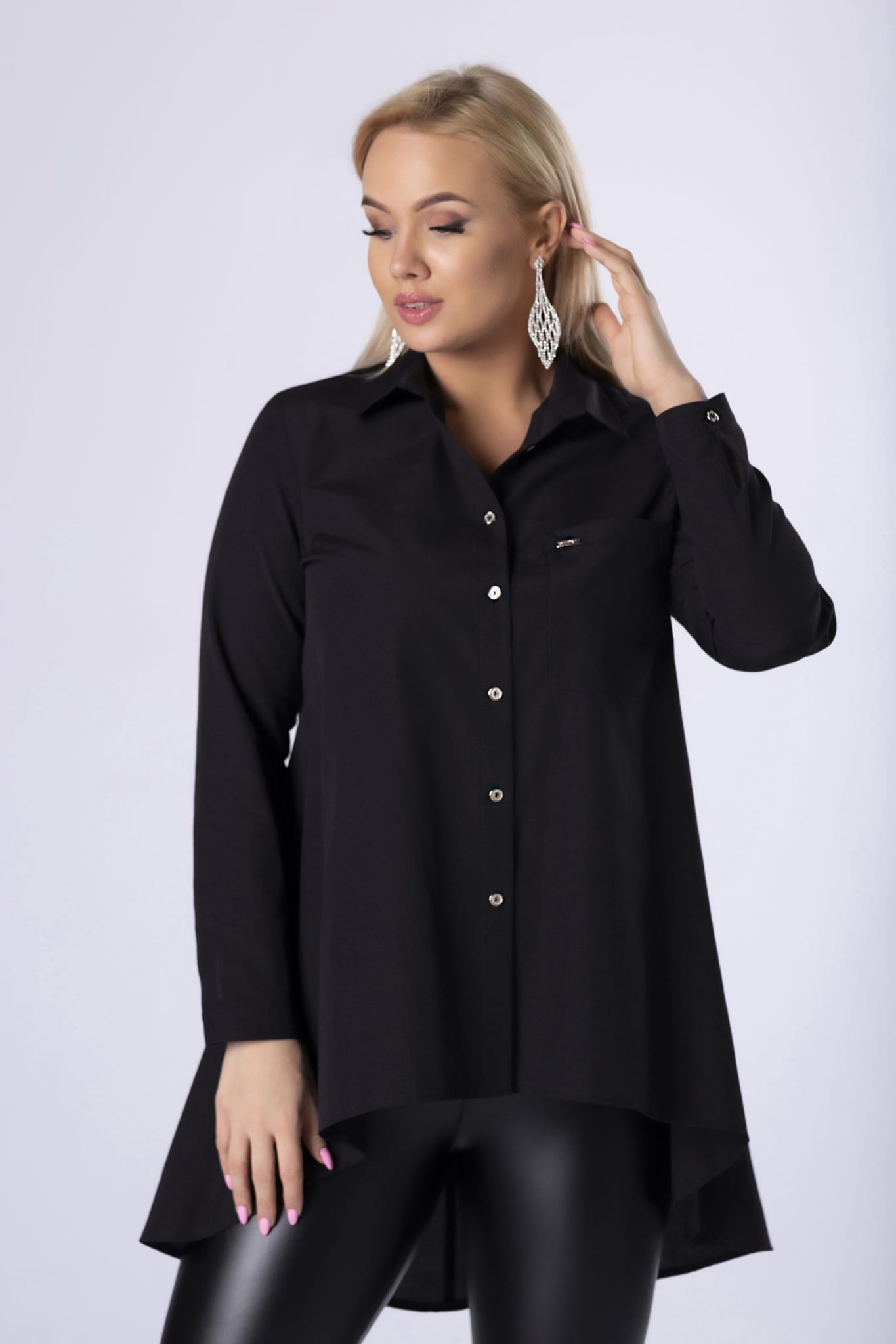 Trapezowa czarna koszula zapinana na guziki PLUS SIZE XXL