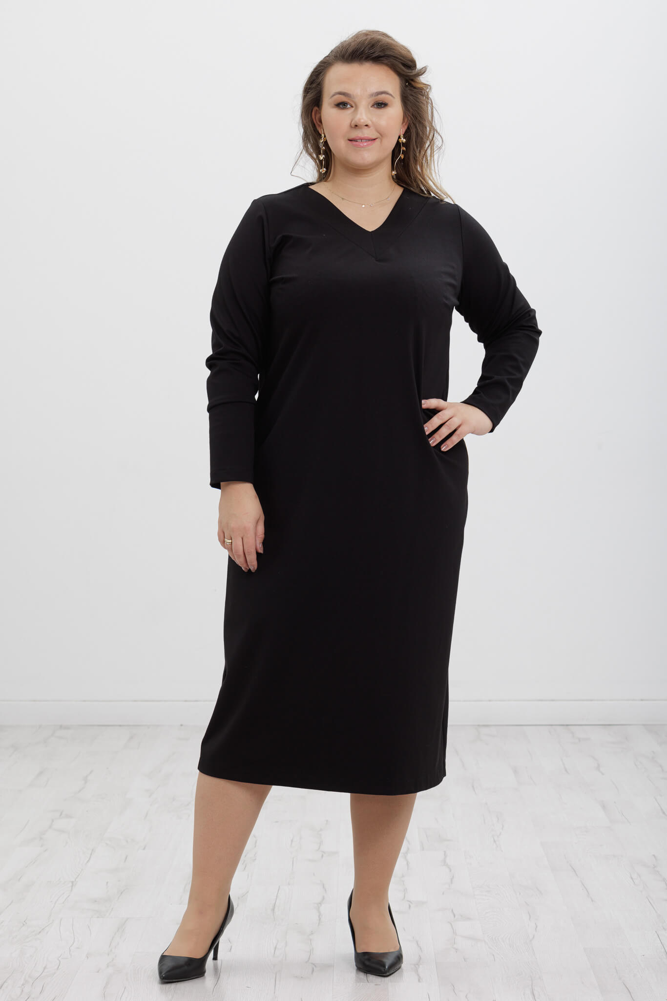 Elegancka czarna klasyczna ołówkowa sukienka Julietta PLUS SIZE