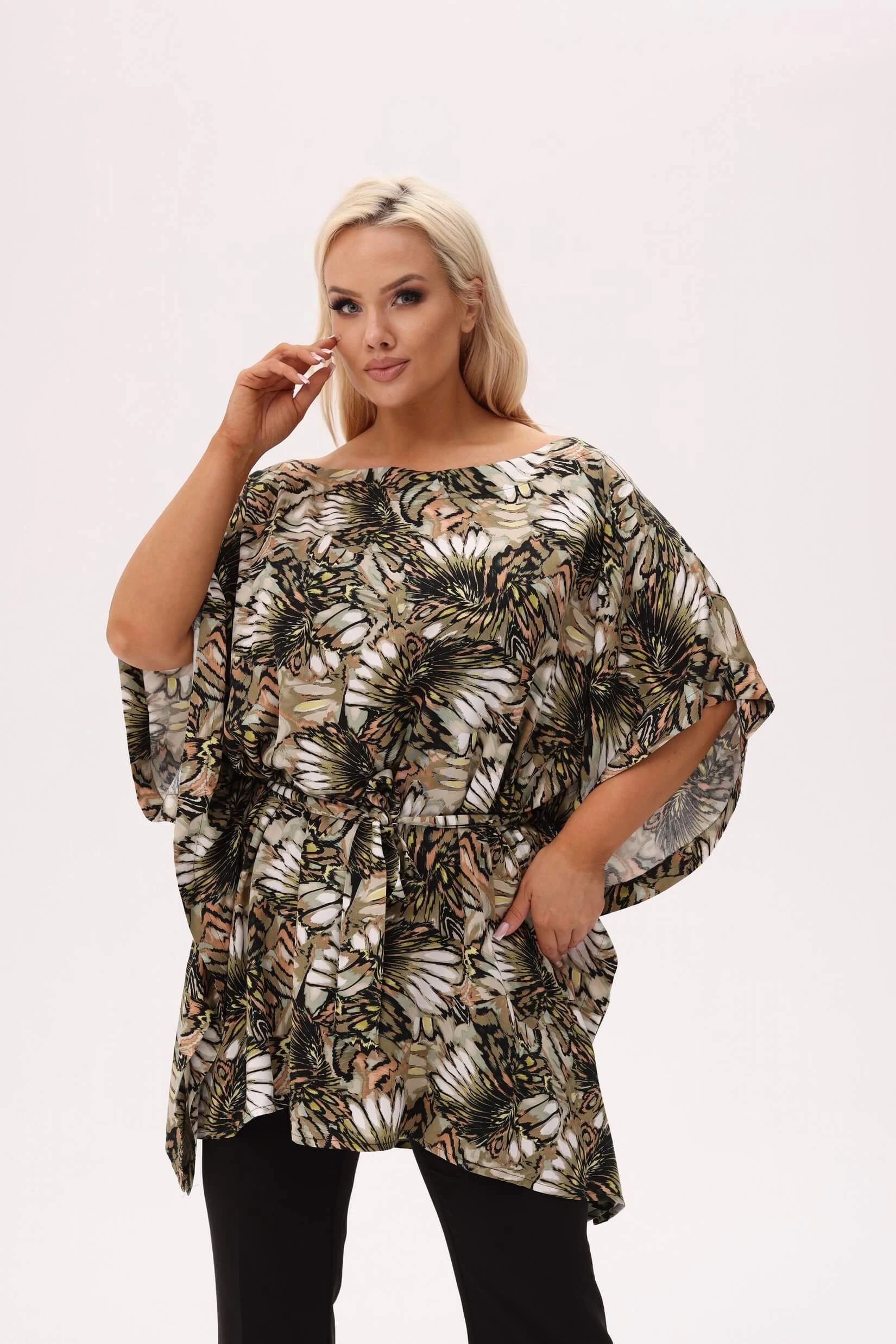 Wiskozowa tunika Soraya z egzotycznym motywem i regulacją w talii PLUS SIZE XXL OVERSIZE