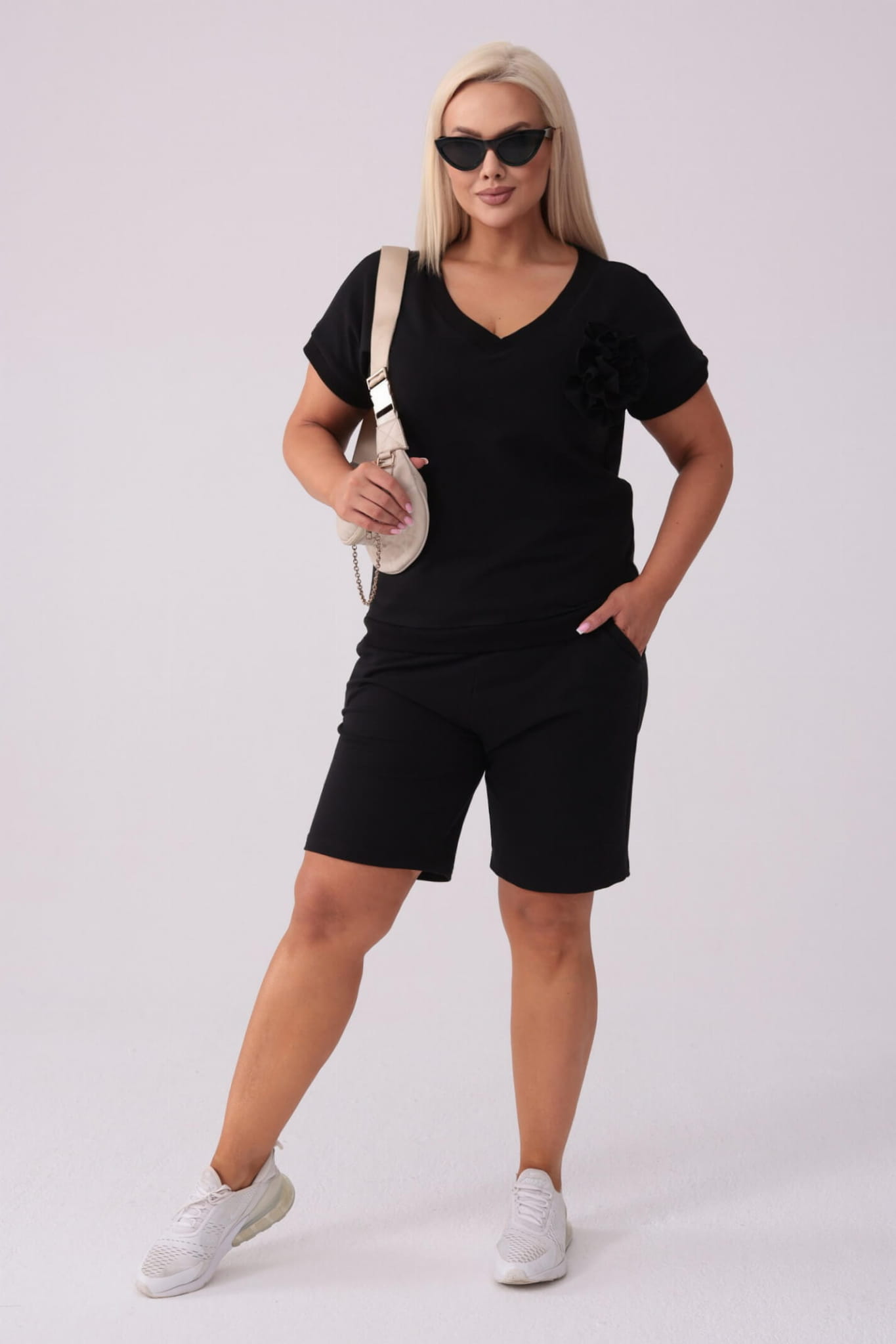 Wakacyjny czarny dresowy komplet Nadia - bluzka + krótkie spodenki PLUS SIZE XXL LATO