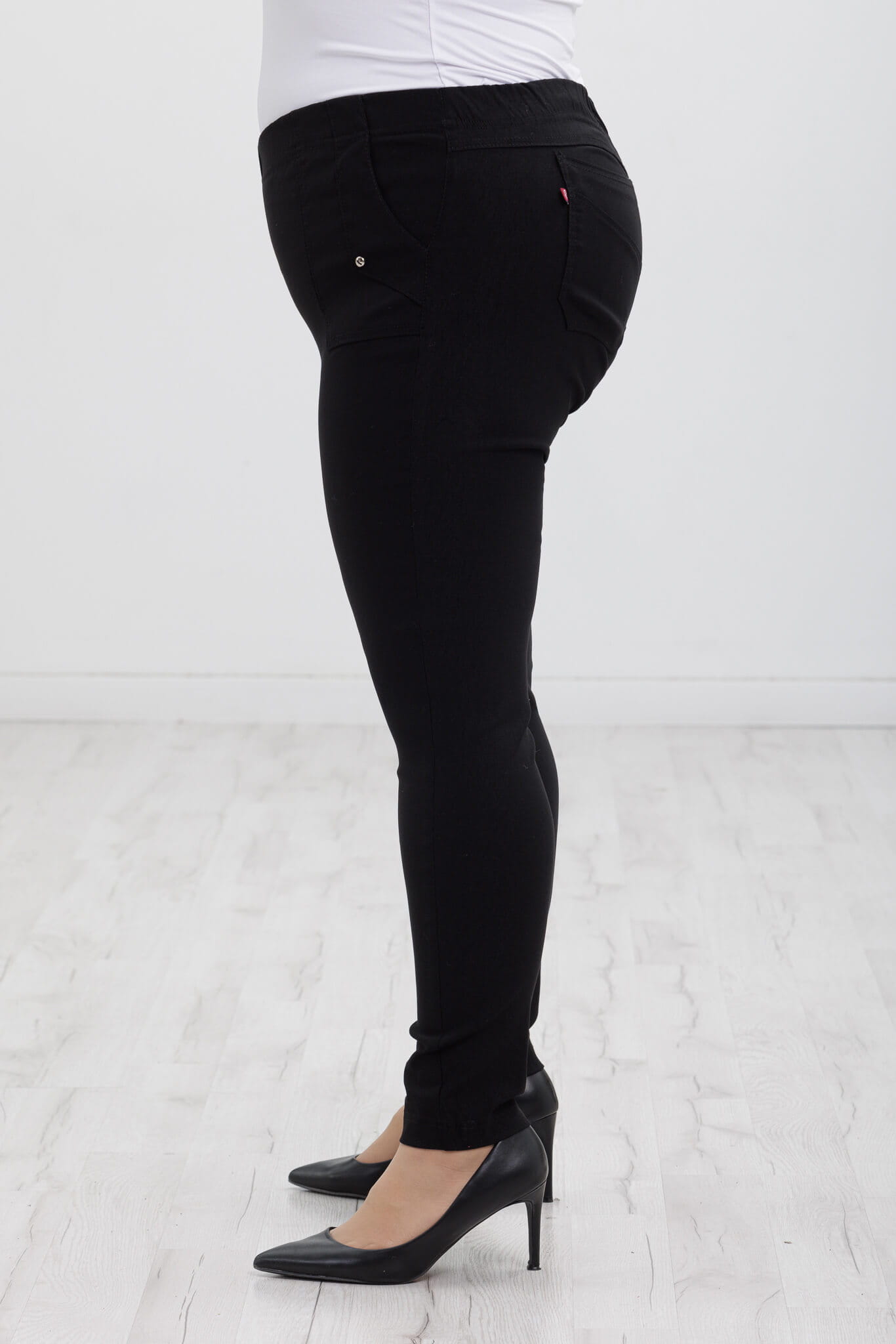 Klasyczne czarne spodnie Nita ze zwężoną nogawką PLUS SIZE XXL