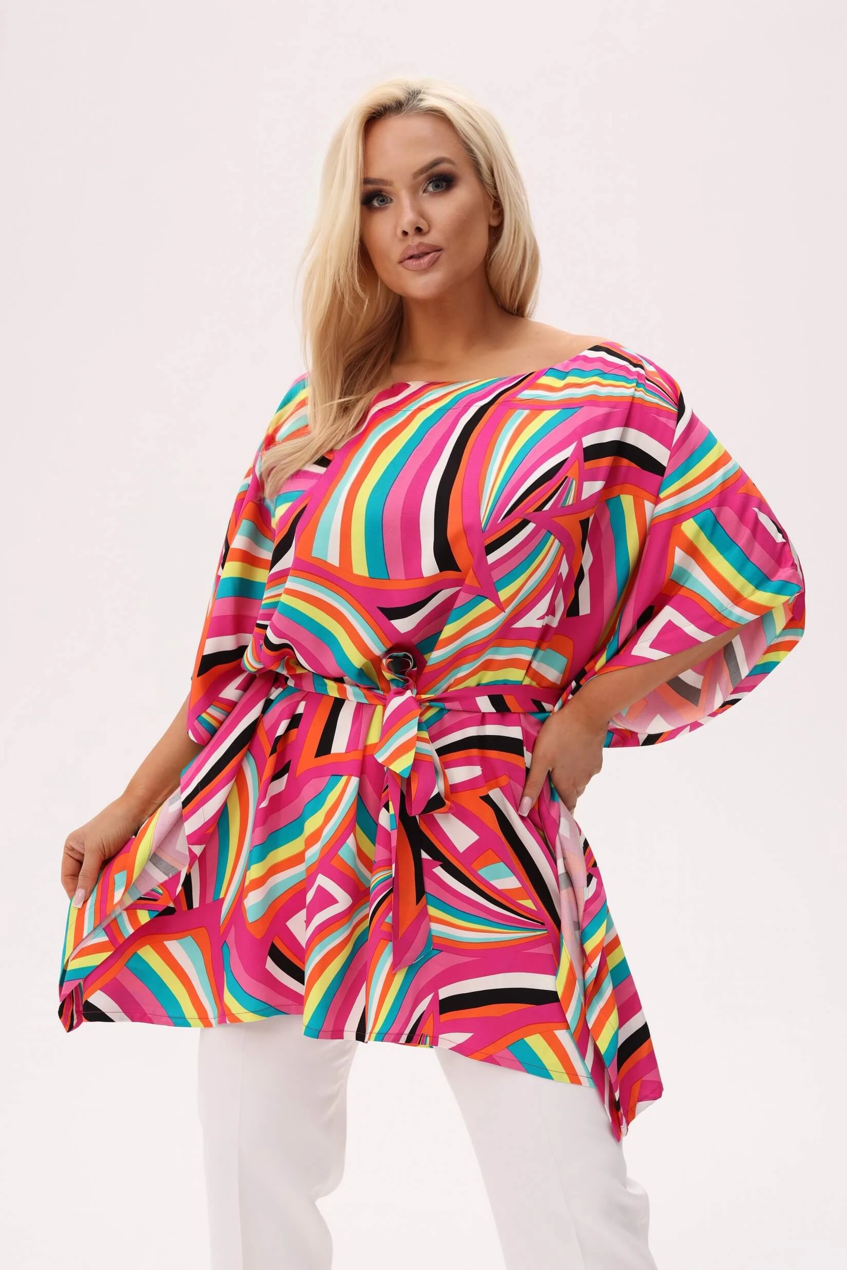 Wiskozowa tunika Soraya w energetycznym, geometrycznym wzorze PLUS SIZE XXL OVERSIZE
