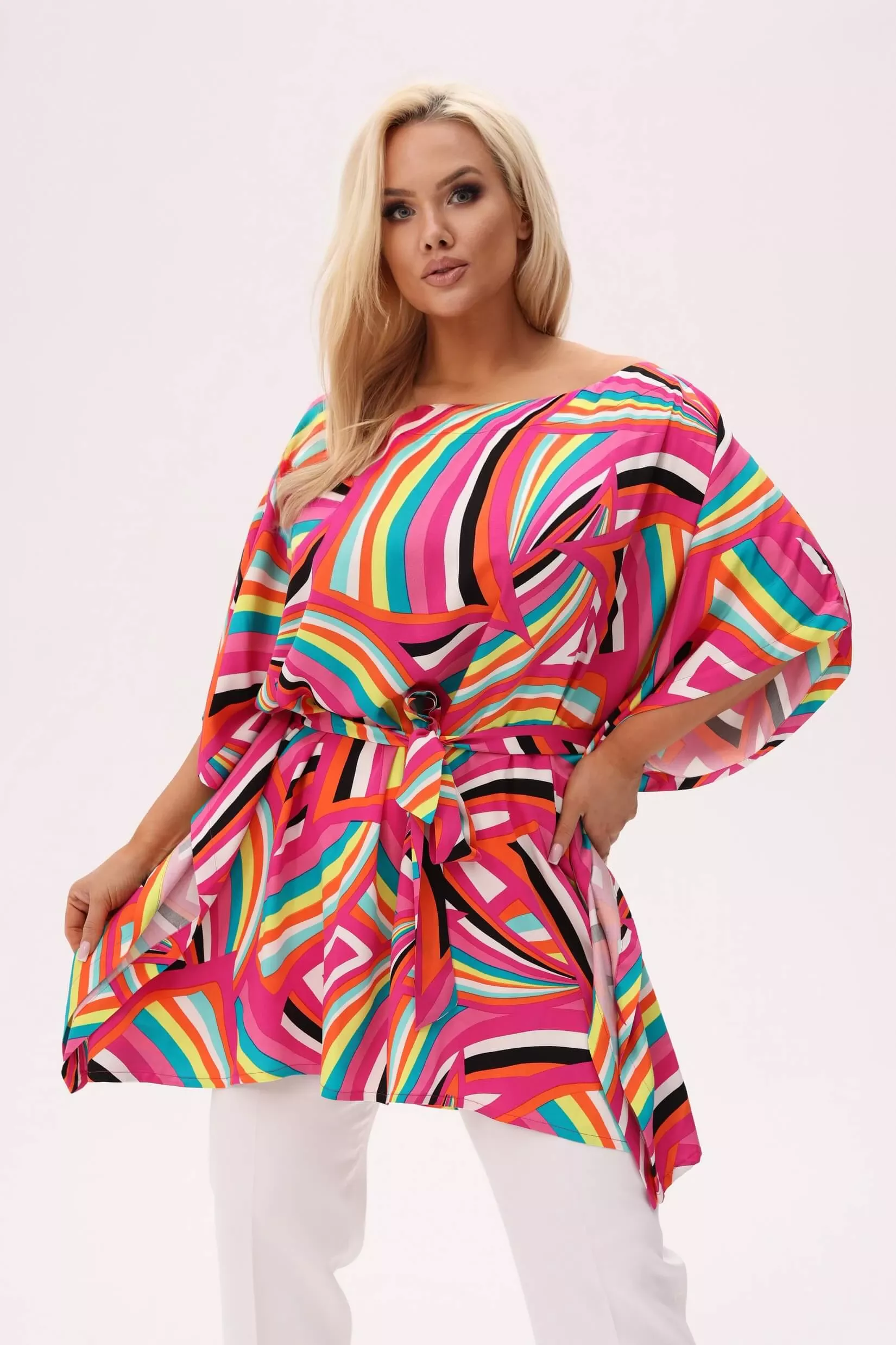 Wiskozowa tunika Soraya w energetycznym, geometrycznym wzorze PLUS SIZE XXL OVERSIZE