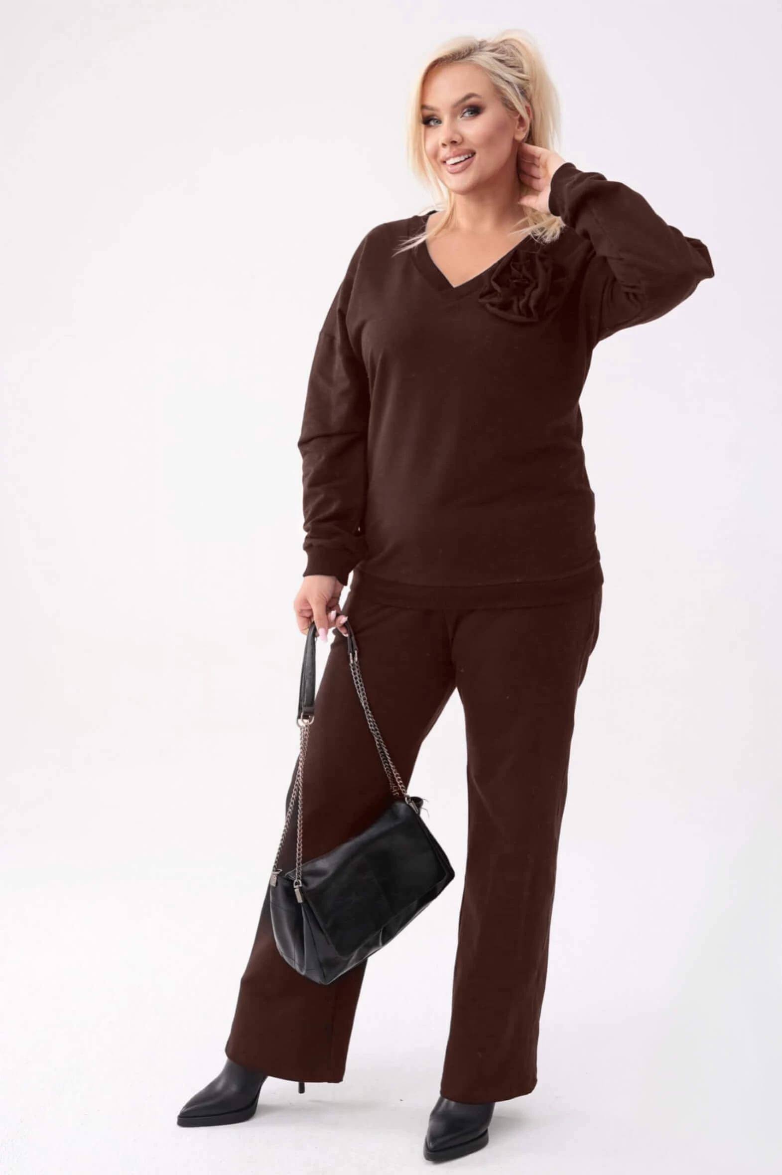 Bawełniany komplet dresowy Comfy w kolorze gorzkiej czekolady - bluza z różą + długie spodnie PLUS SIZE XXL OVERSIZE JESIEŃ