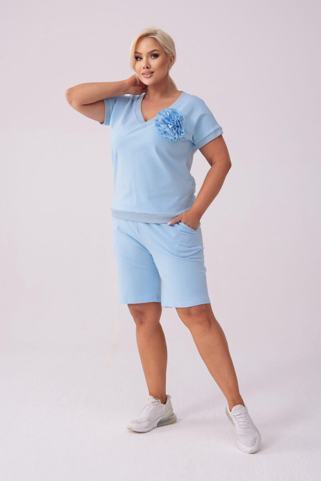 Wakacyjny dresowy błękitny komplet Nadia - bluzka + krótkie spodenki PLUS SIZE XXL LATO