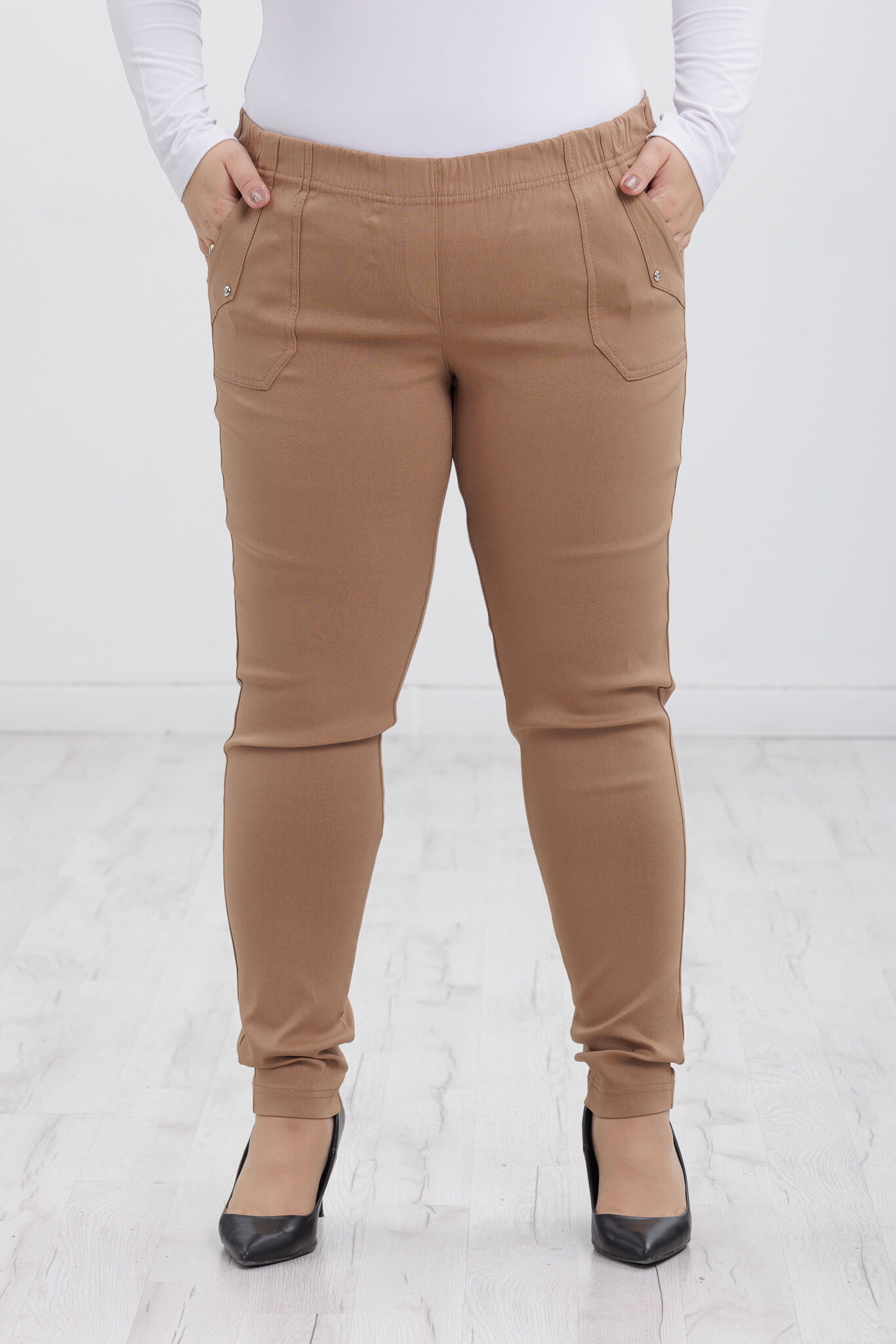 Klasyczne beżowe spodnie Nita ze zwężoną nogawką PLUS SIZE XXL