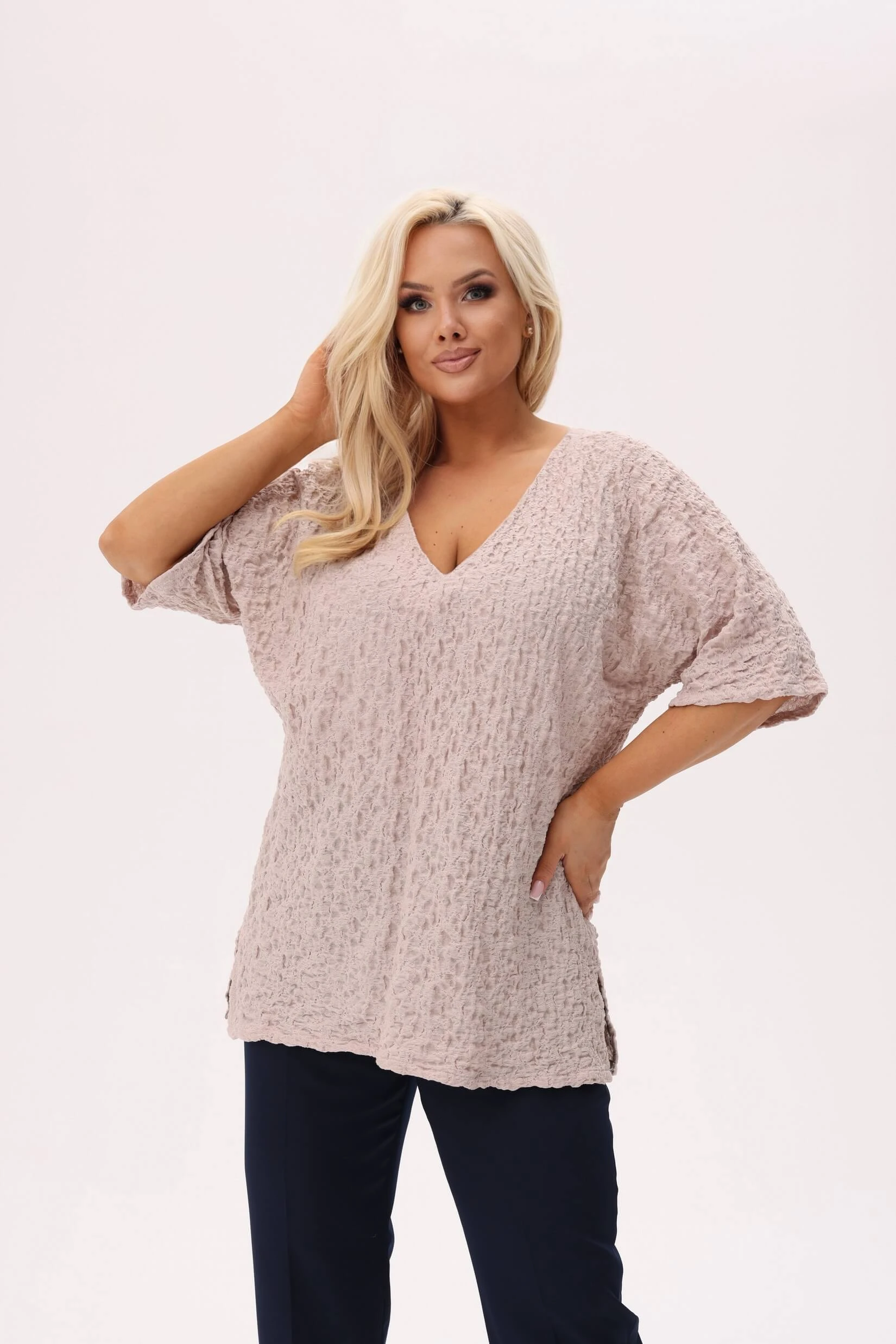 Kimonowa bluzka Zaria o marszczonej teksturze - Piaskowy Puder PLUS SIZE XXL OVERSIZE