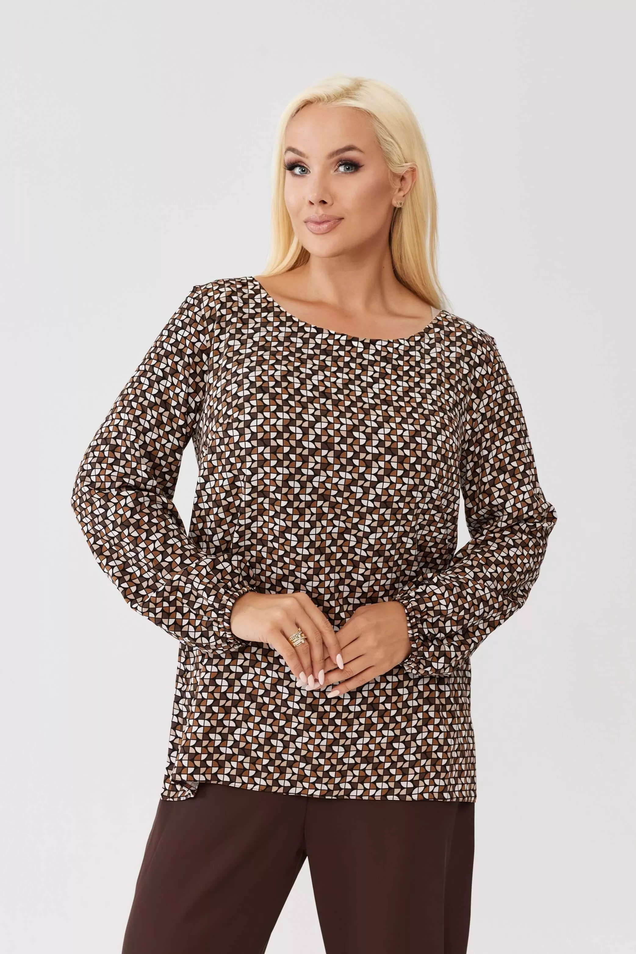 Wiskozowa bluzka Amira Mosaic z geometrycznym wzorem i wiązaniem na plecach PLUS SIZE XXL OVERSIZE JESIEŃ